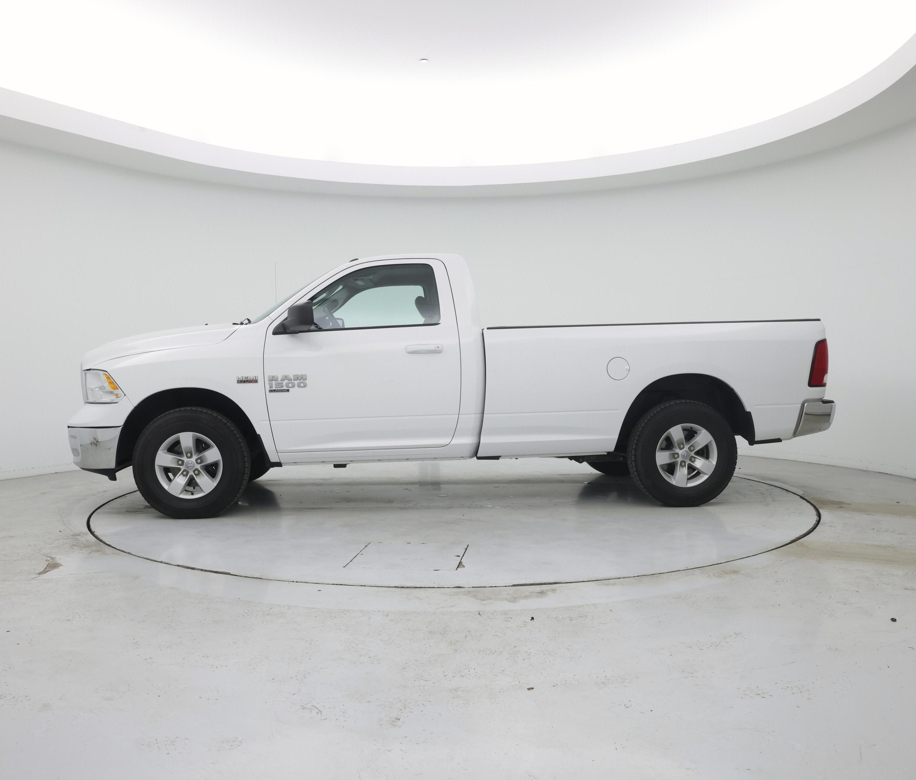 Thumbnail: 2020 RAM 1500 Classic - 3