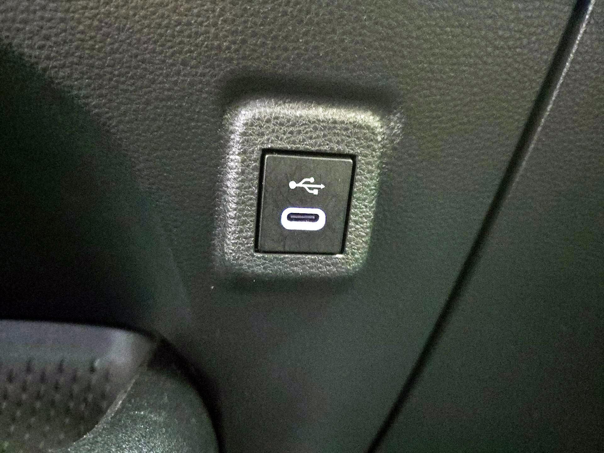 Thumbnail: 2023 Toyota Corolla - 18