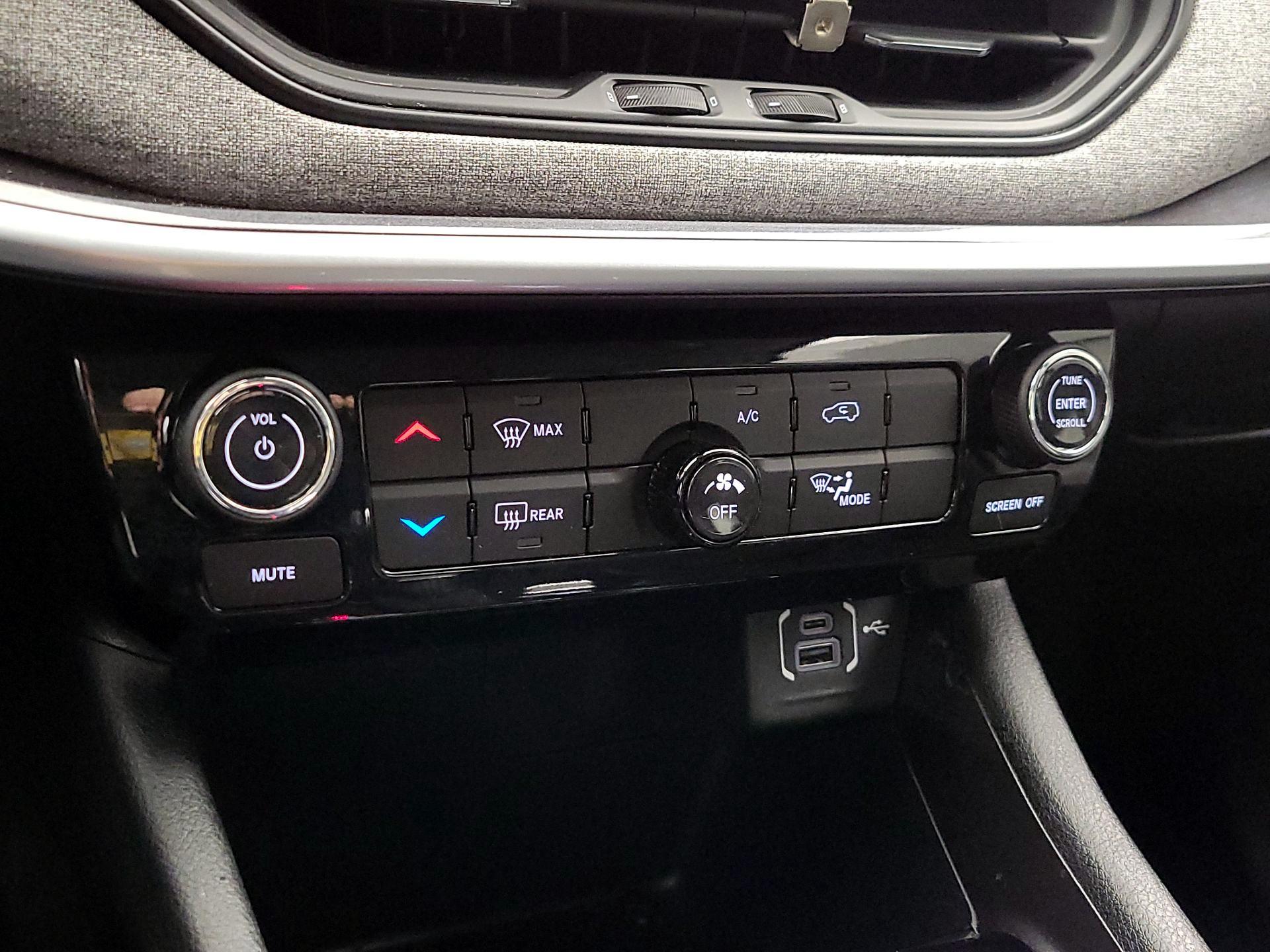 Thumbnail: 2022 Jeep Compass - 16