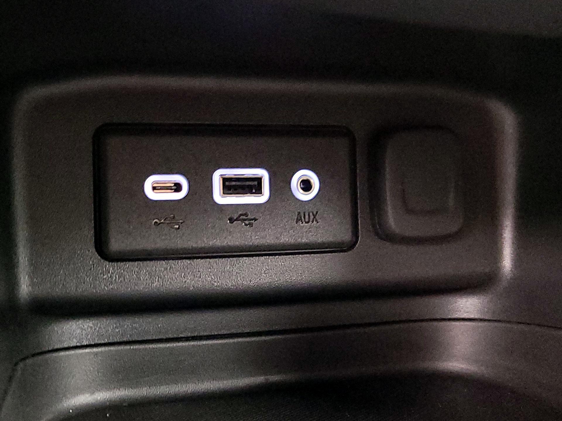 Thumbnail: 2020 Chevrolet Equinox - 18