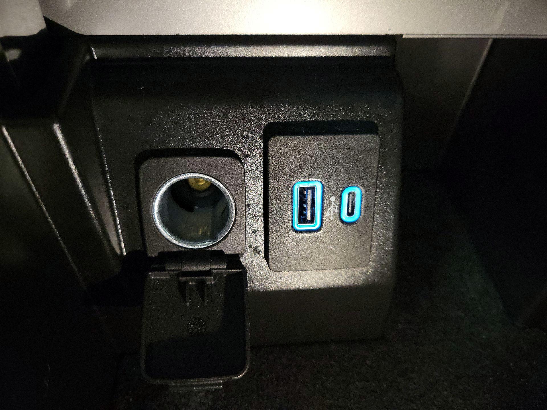 Thumbnail: 2023 Ford Explorer - 17