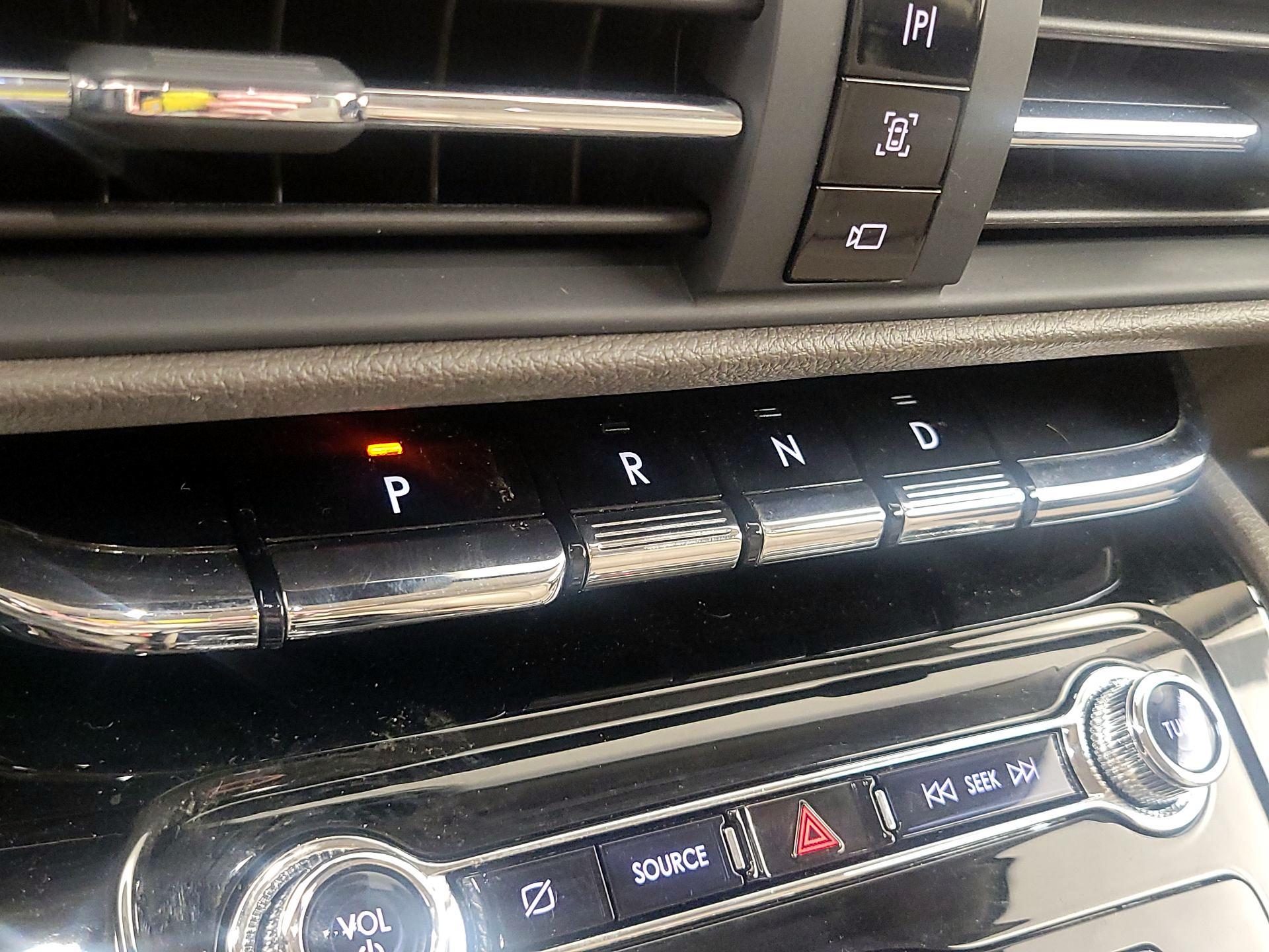 Thumbnail: 2022 Lincoln Corsair - 18