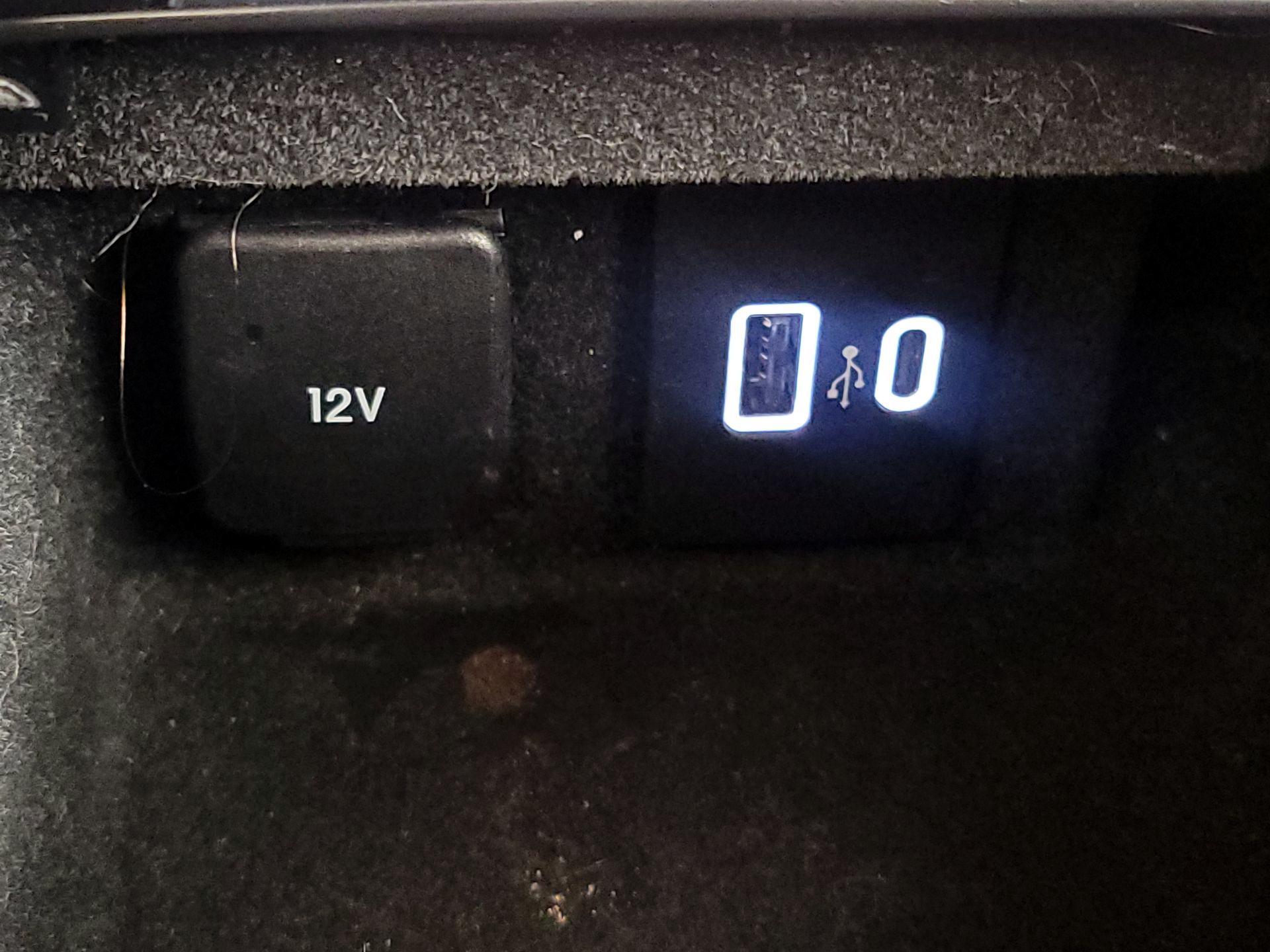 Thumbnail: 2022 Lincoln Corsair - 19