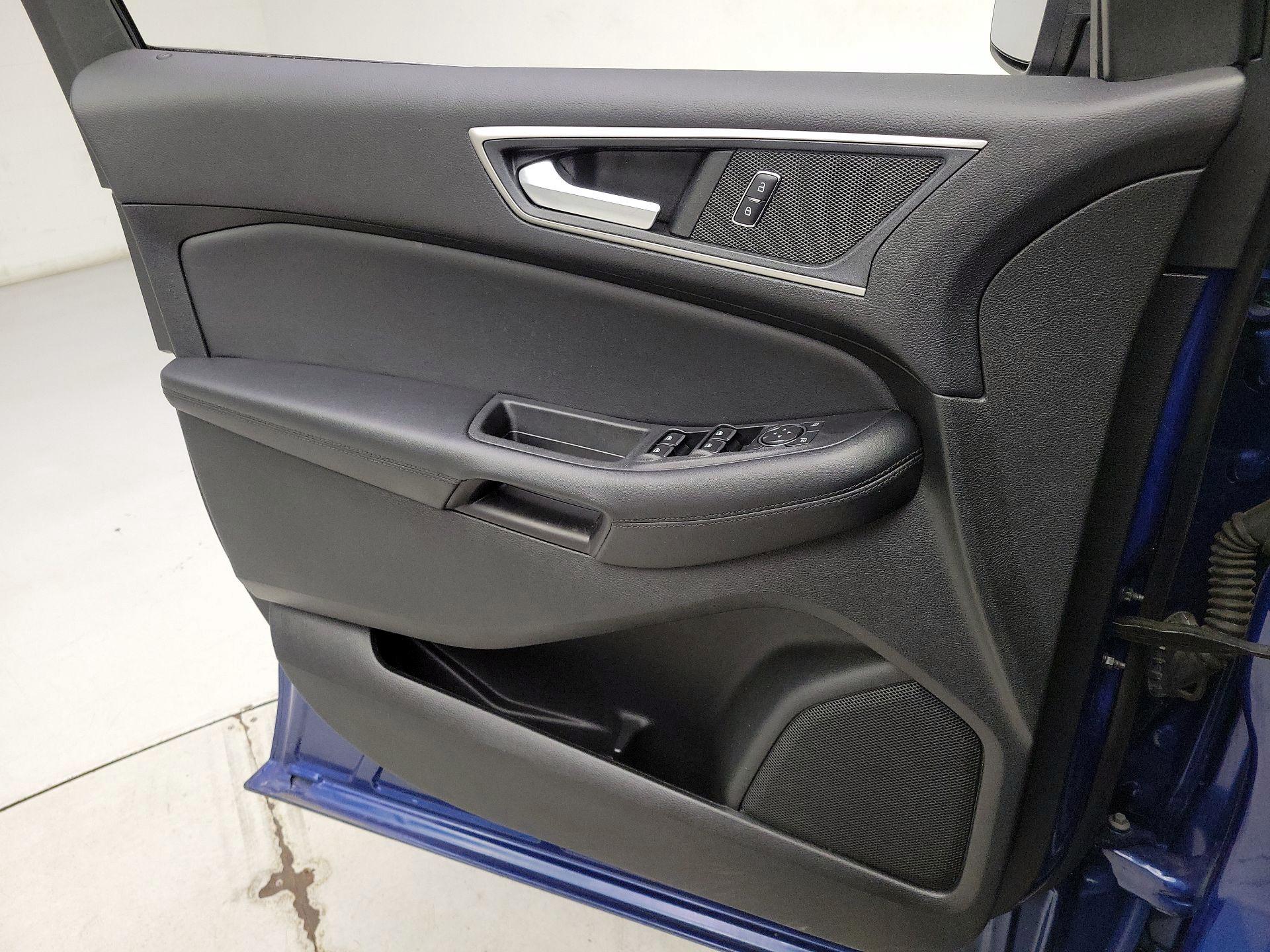 Thumbnail: 2022 Ford Edge - 12