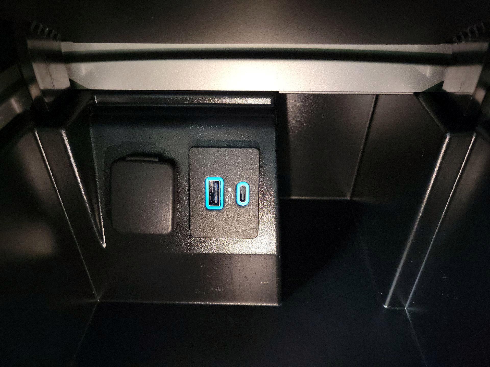 Thumbnail: 2023 Ford Explorer - 19