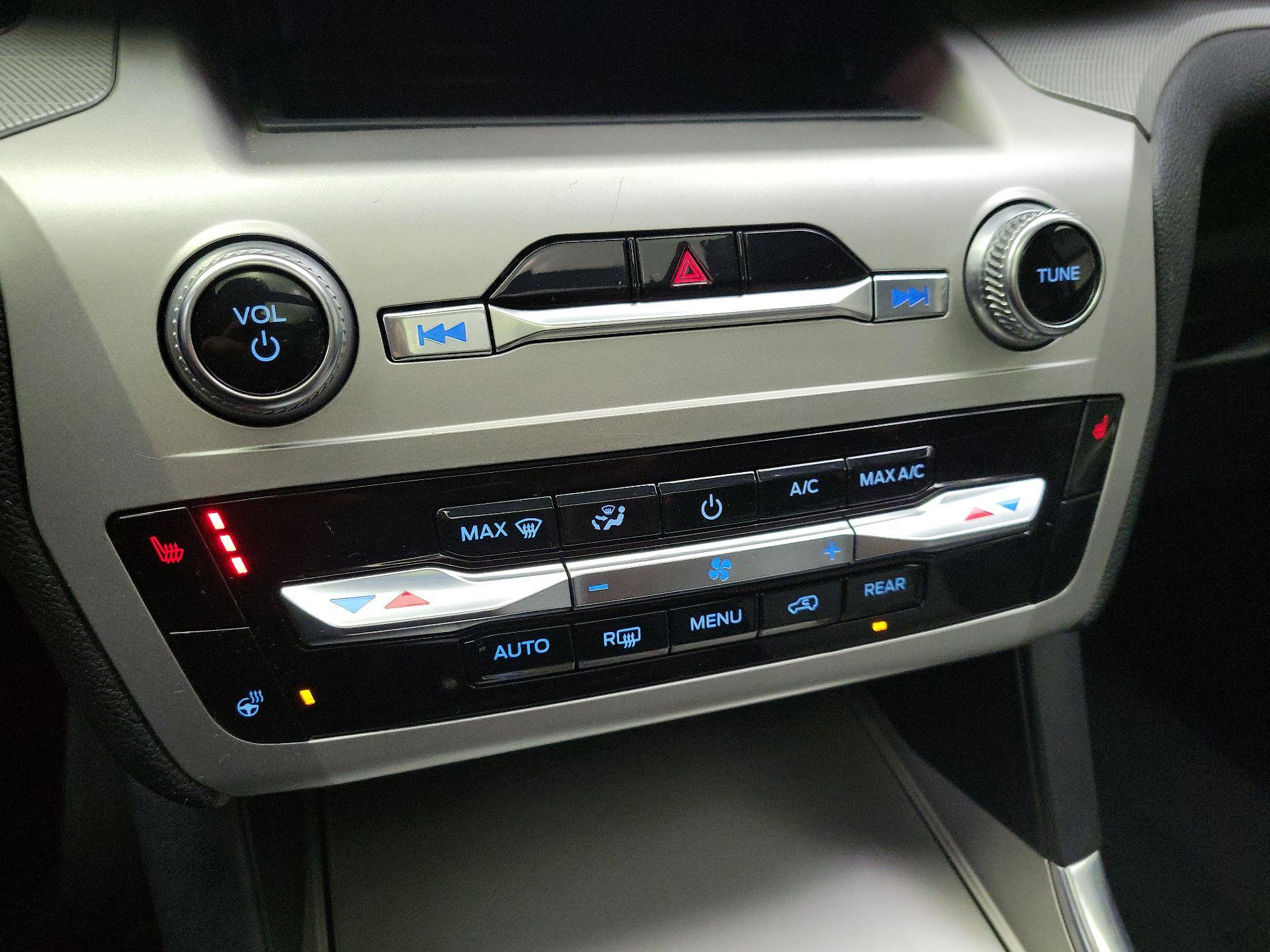 Thumbnail: 2022 Ford Explorer - 17