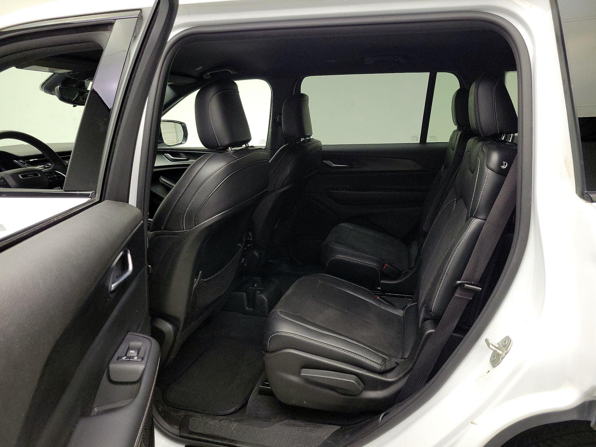 Thumbnail: 2023 Jeep Grand Cherokee L - 18