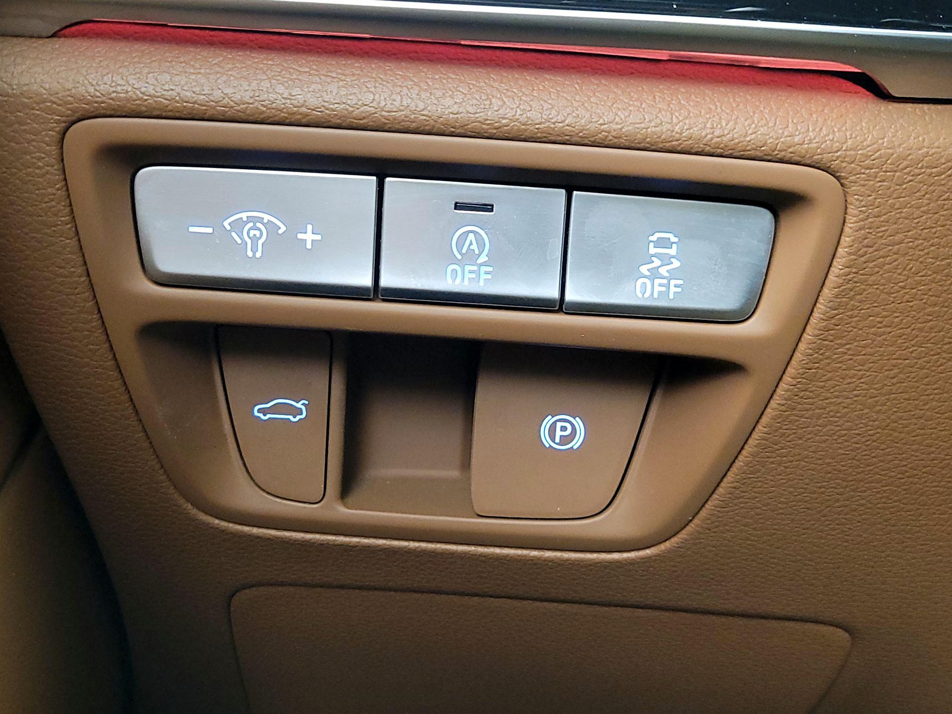 Thumbnail: 2023 Genesis G80 - 13