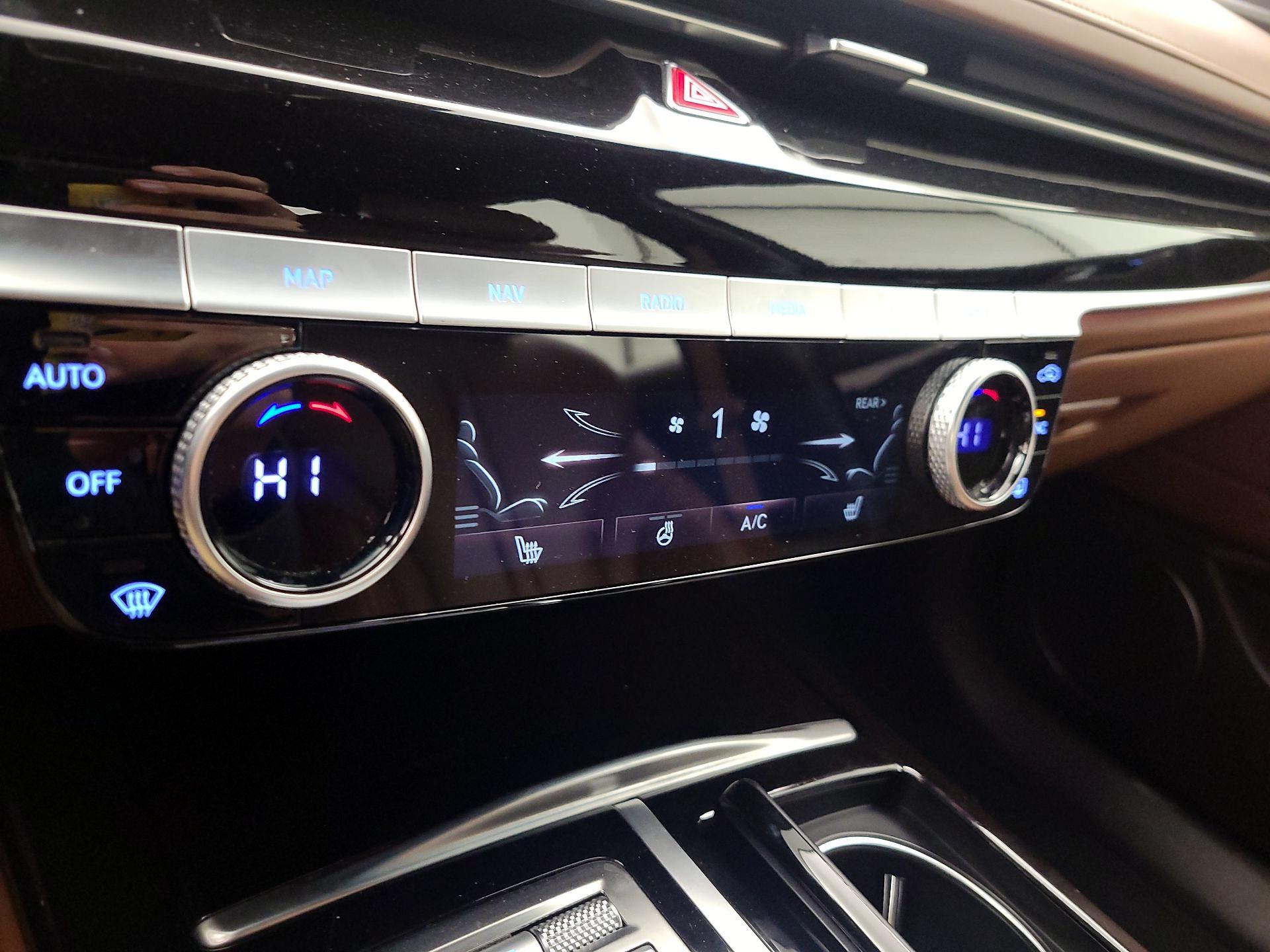 Thumbnail: 2023 Genesis G80 - 17