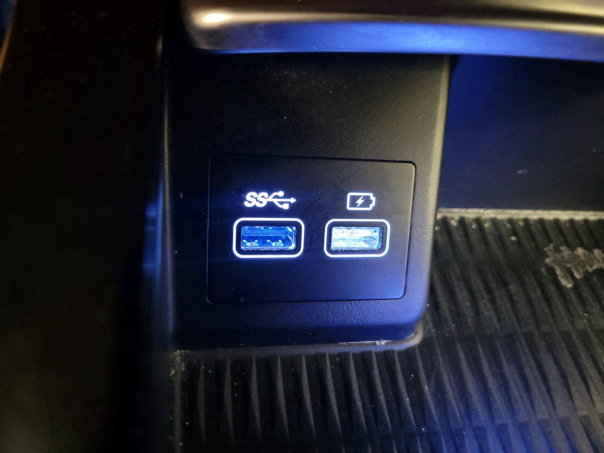 Thumbnail: 2023 Genesis G80 - 19