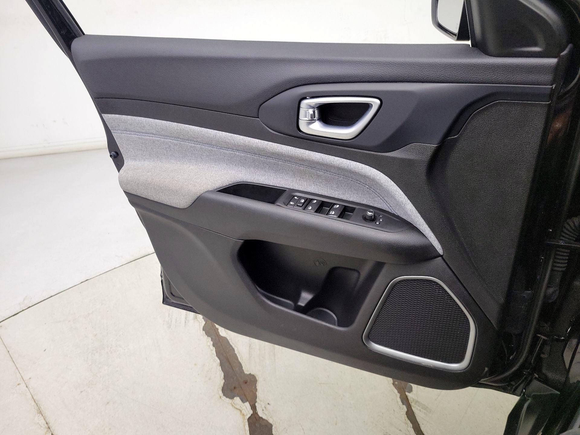 Thumbnail: 2022 Jeep Compass - 12