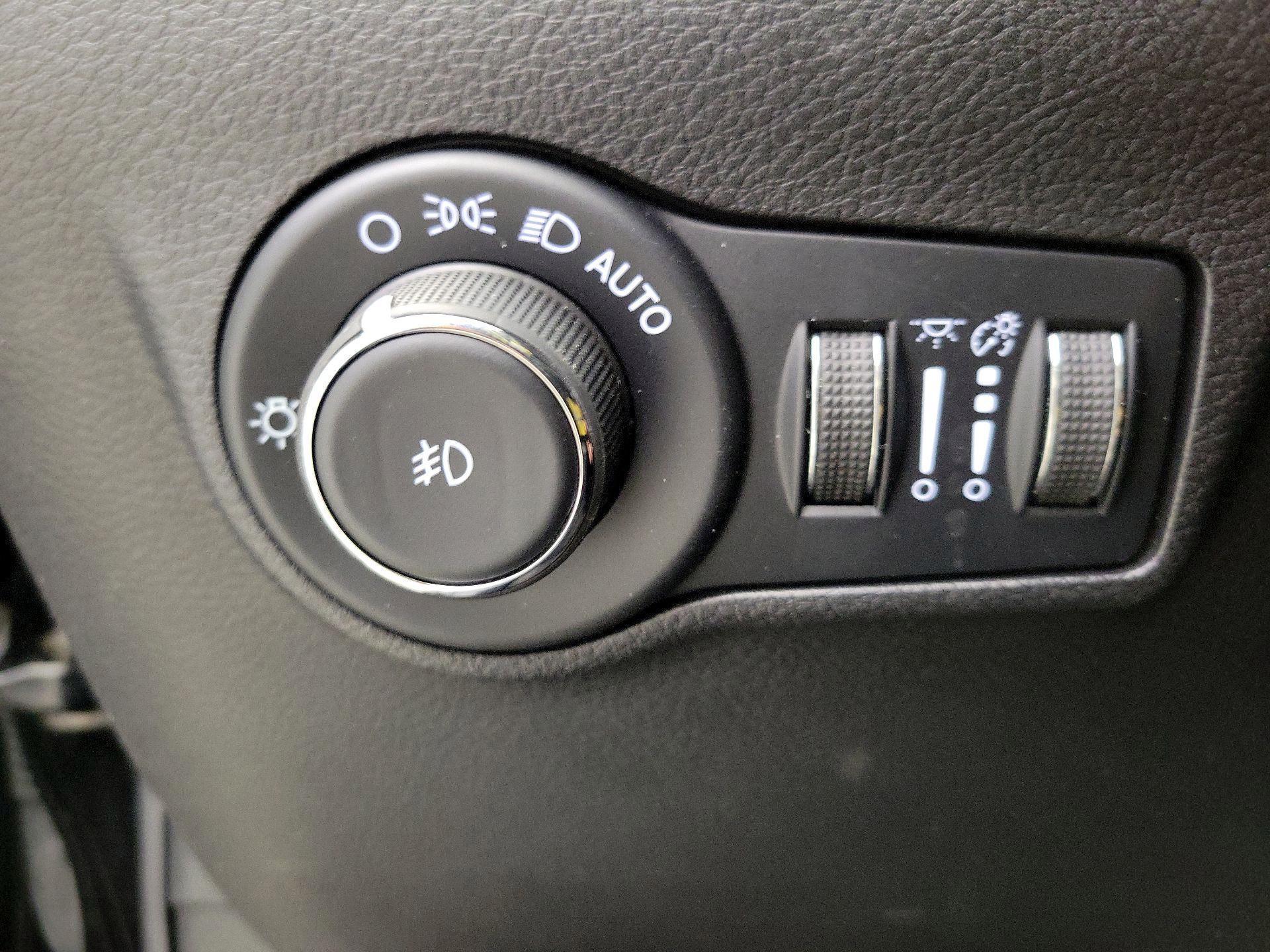 Thumbnail: 2022 Jeep Compass - 13