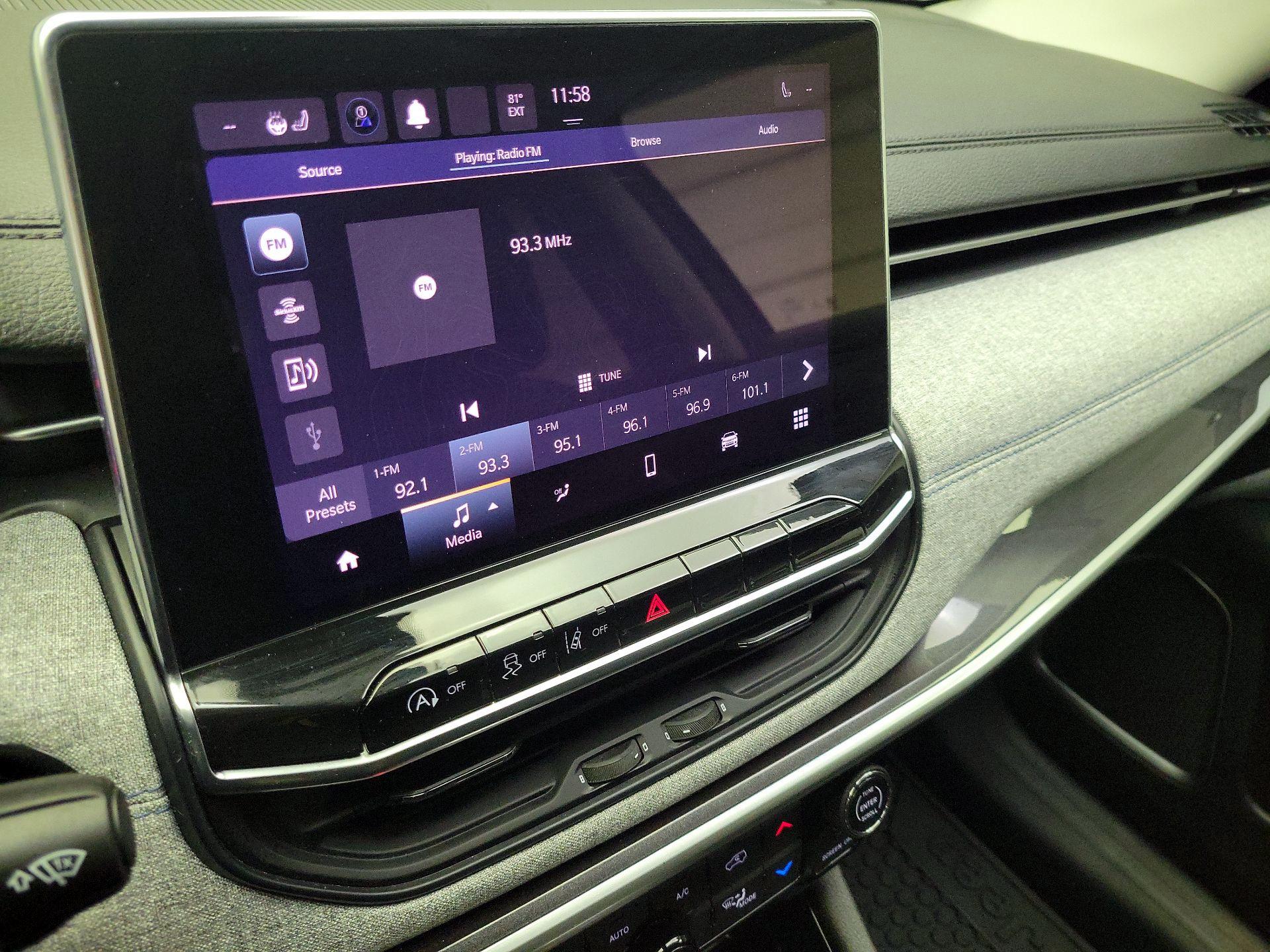 Thumbnail: 2022 Jeep Compass - 15