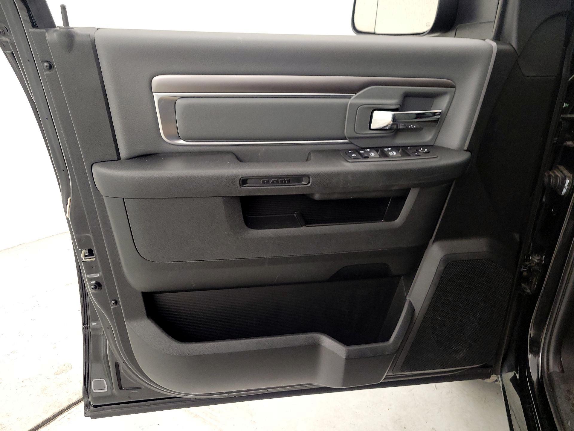 Thumbnail: 2023 RAM 1500 Classic - 12