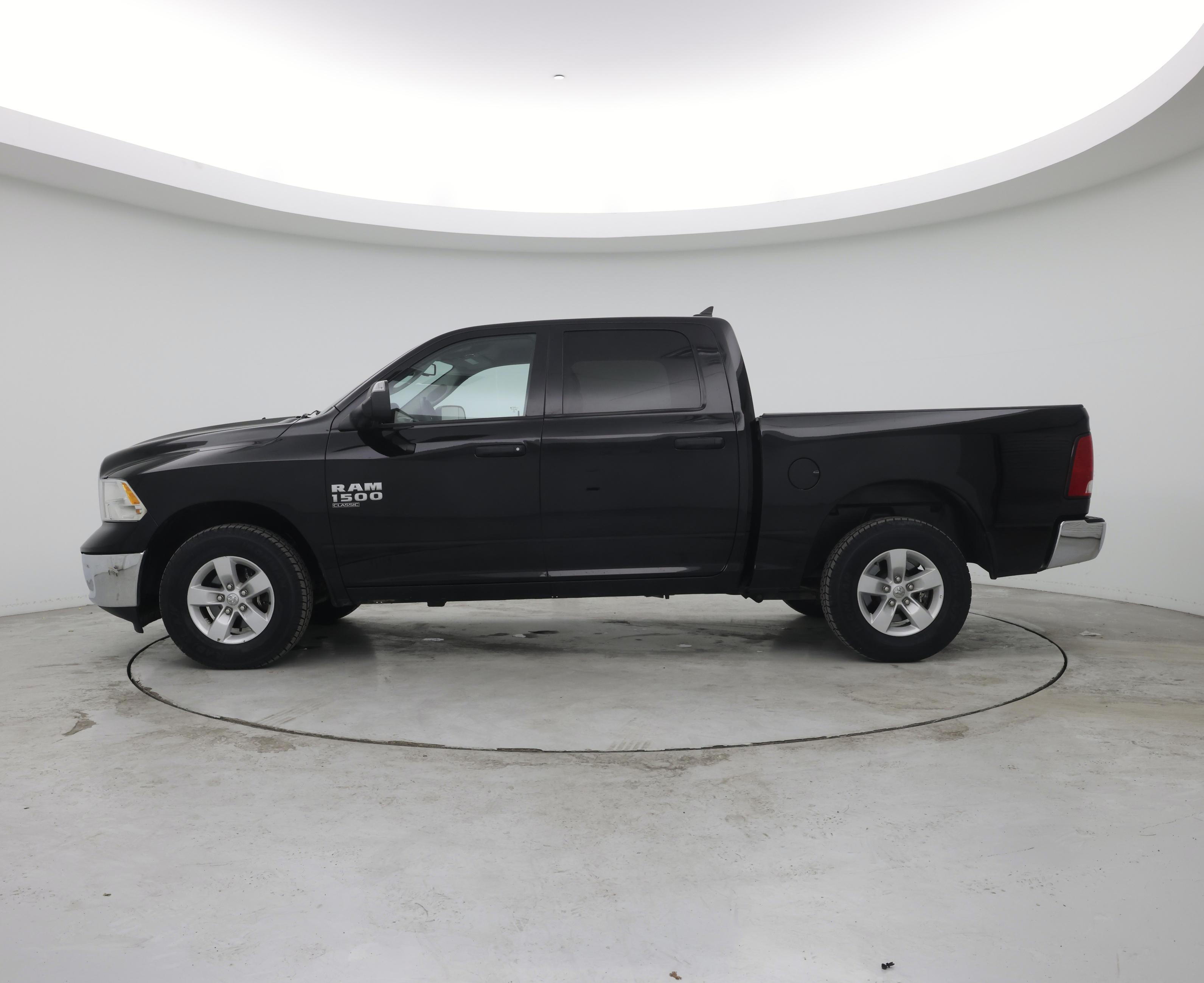 Thumbnail: 2023 RAM 1500 Classic - 3