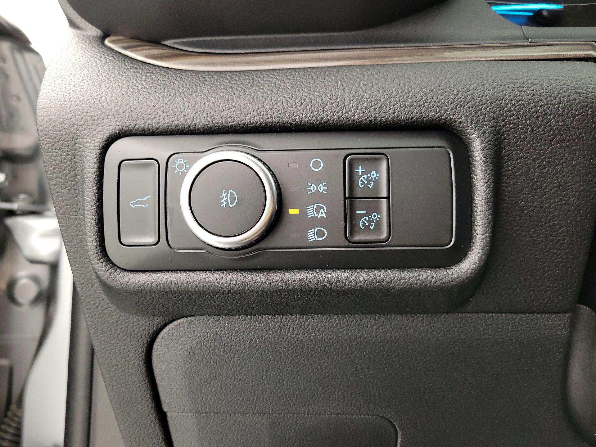 Thumbnail: 2023 Ford Explorer - 13