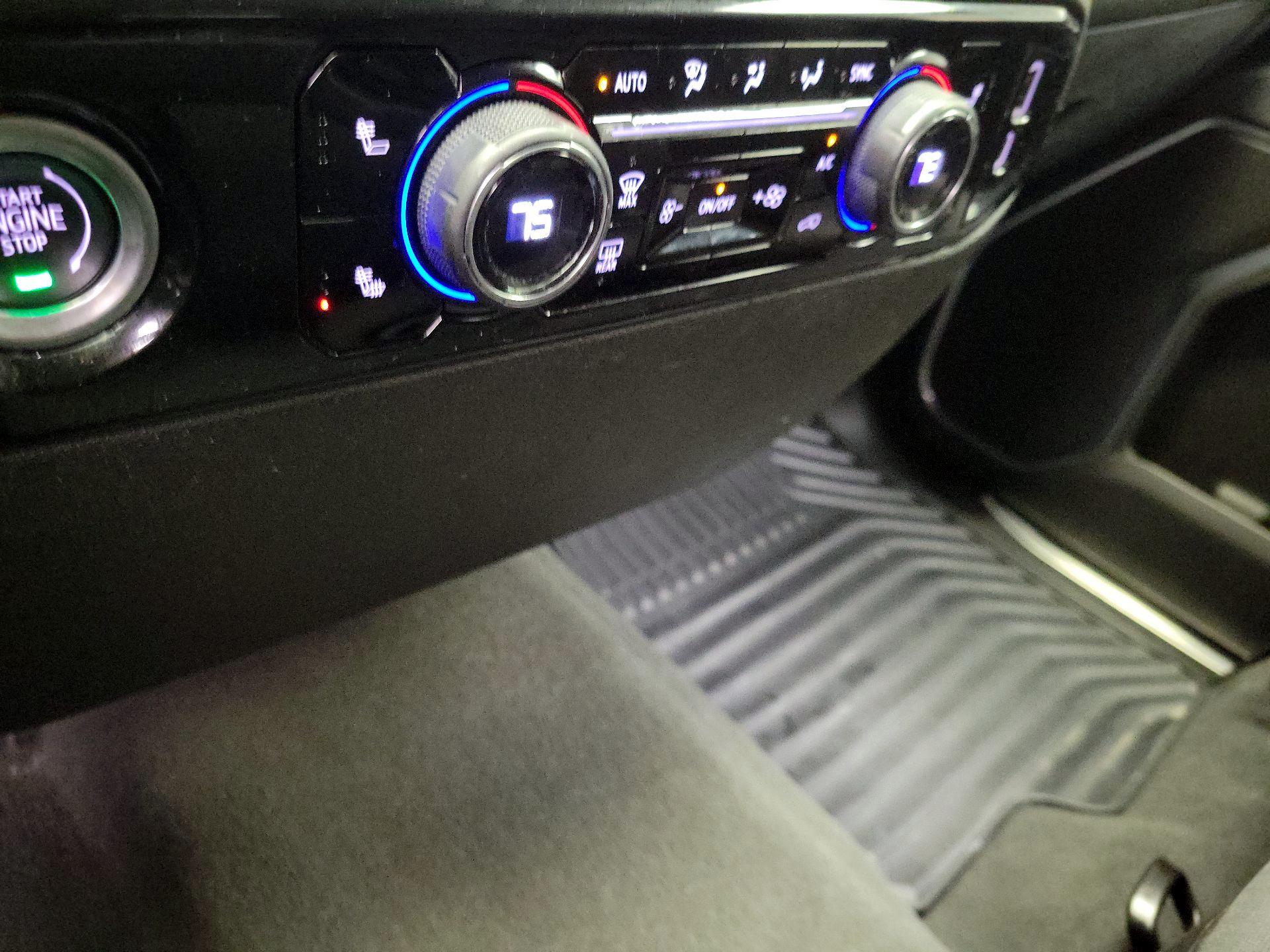 Thumbnail: 2022 Chevrolet Silverado 1500 - 16