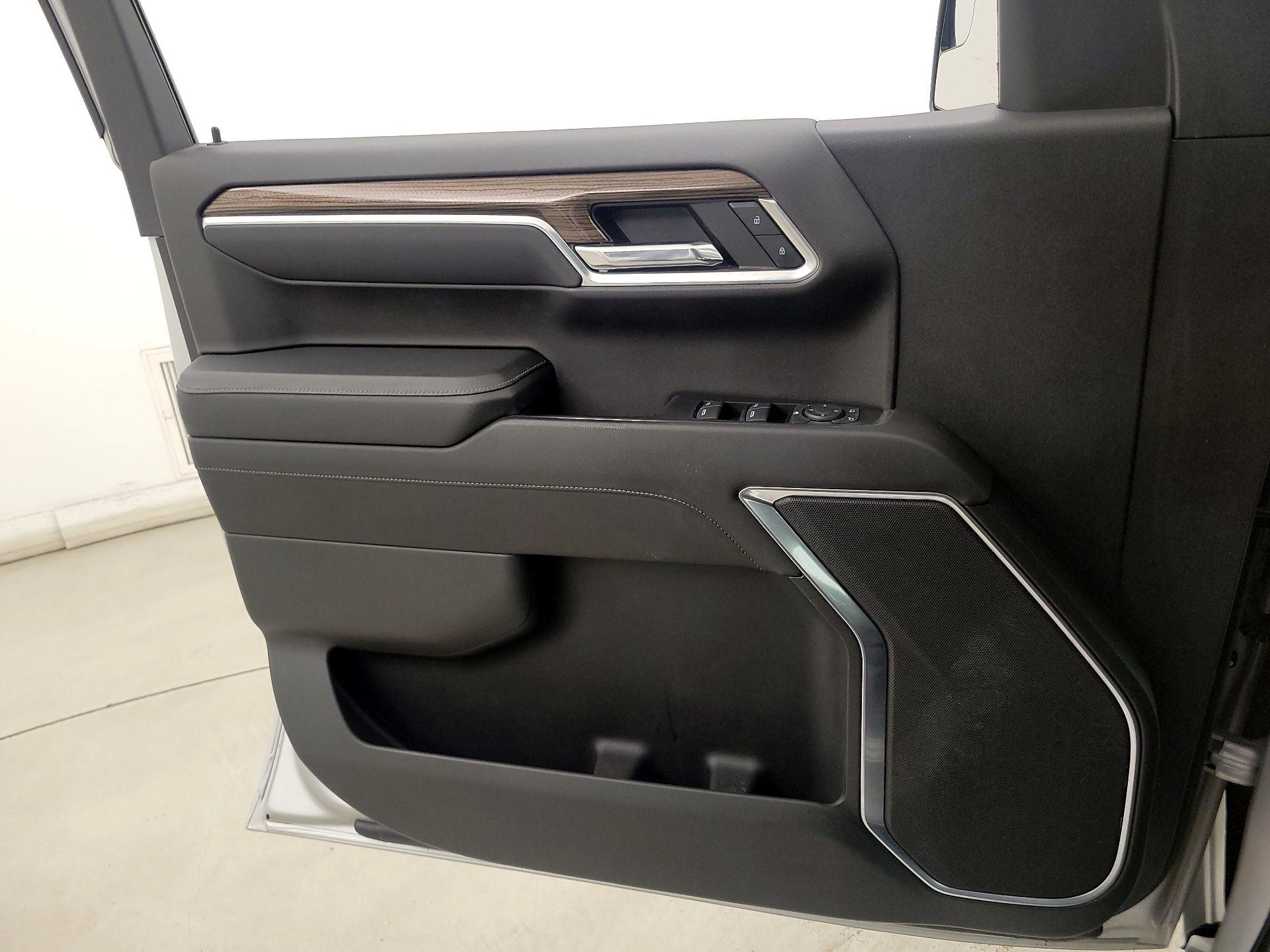 Thumbnail: 2022 Chevrolet Silverado 1500 - 12