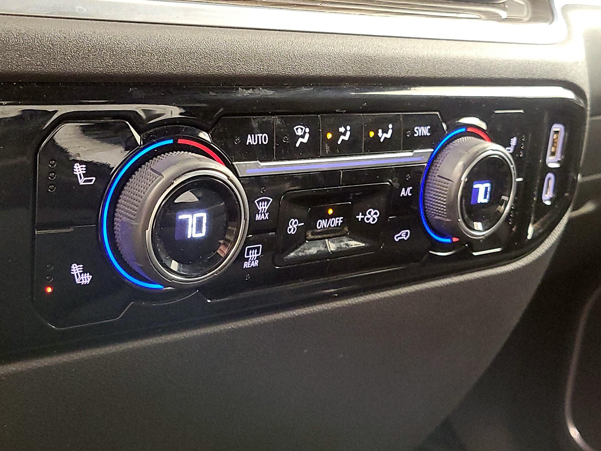 Thumbnail: 2022 Chevrolet Silverado 1500 - 16