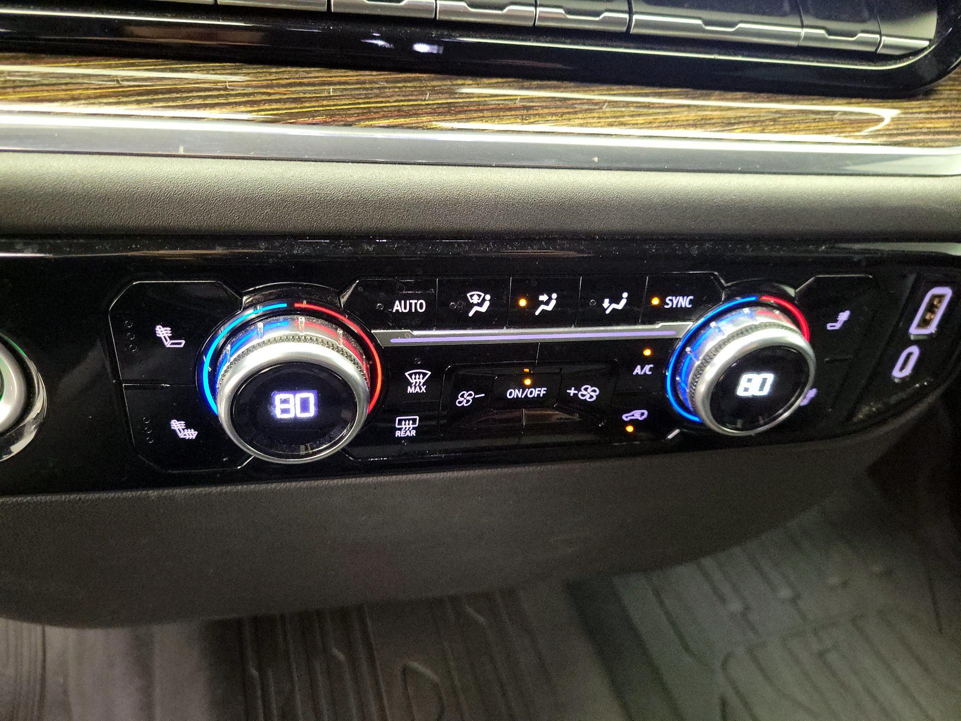 Thumbnail: 2022 GMC Sierra 1500 - 16