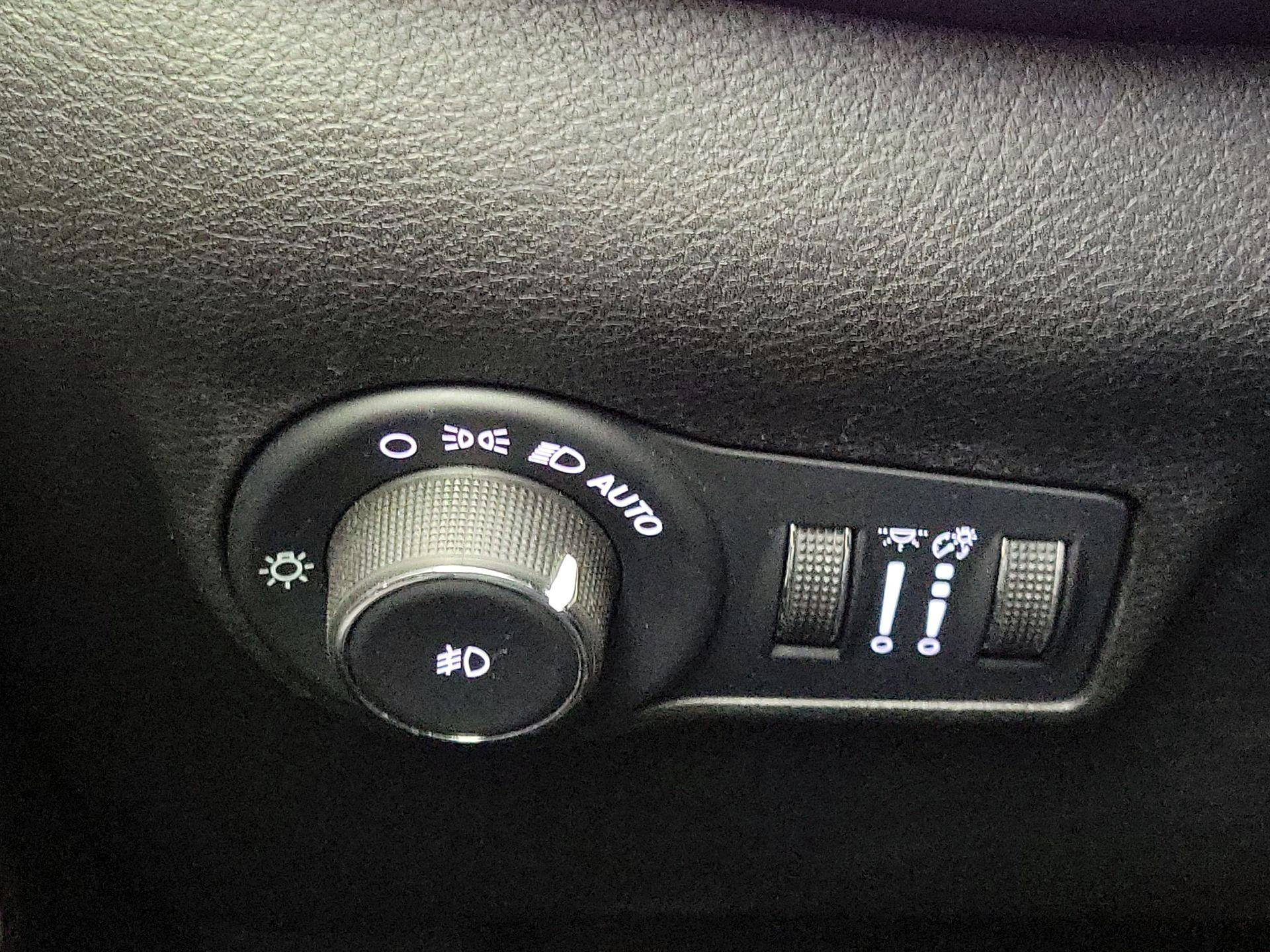 Thumbnail: 2022 Jeep Compass - 13