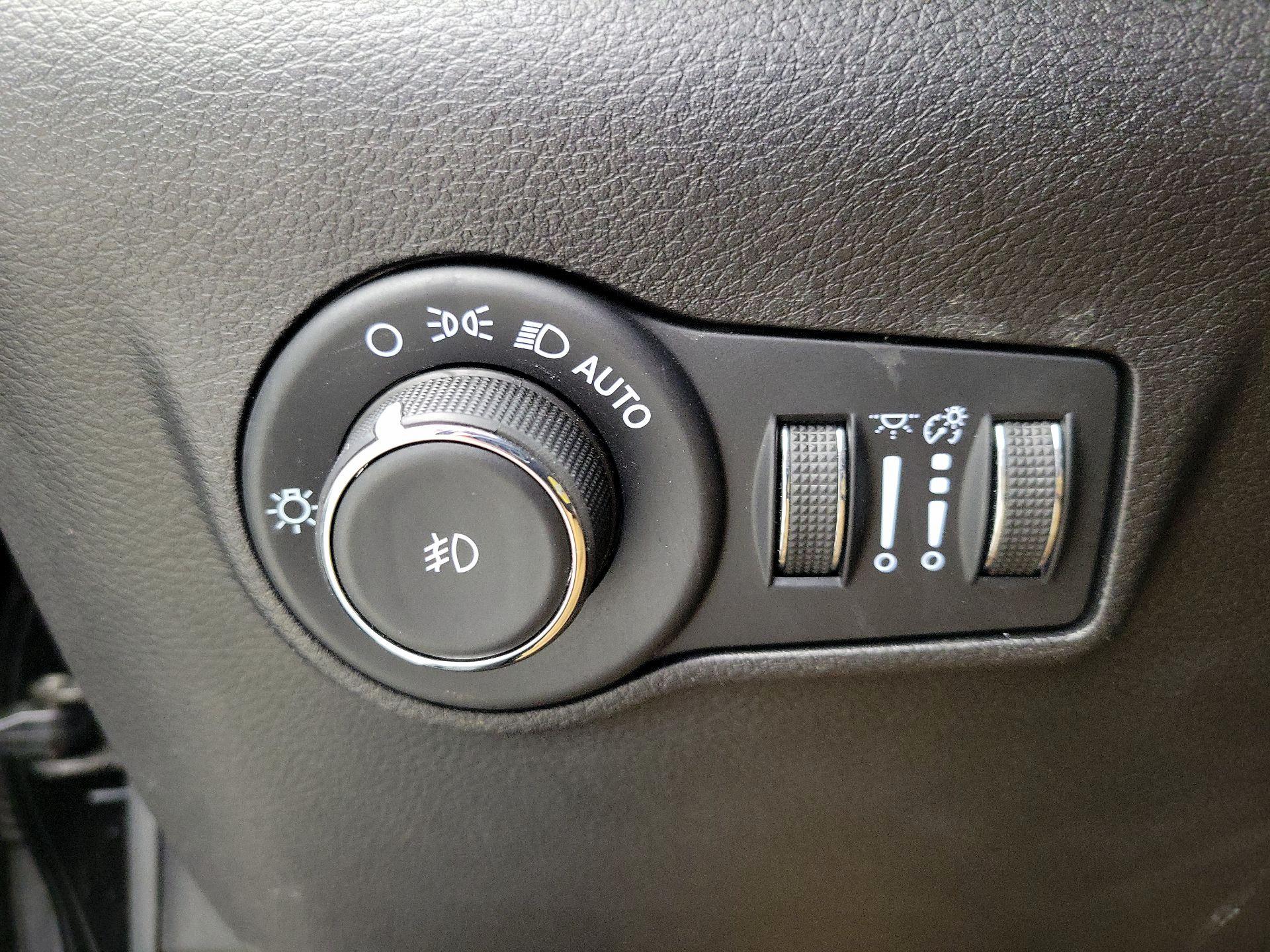 Thumbnail: 2022 Jeep Compass - 13