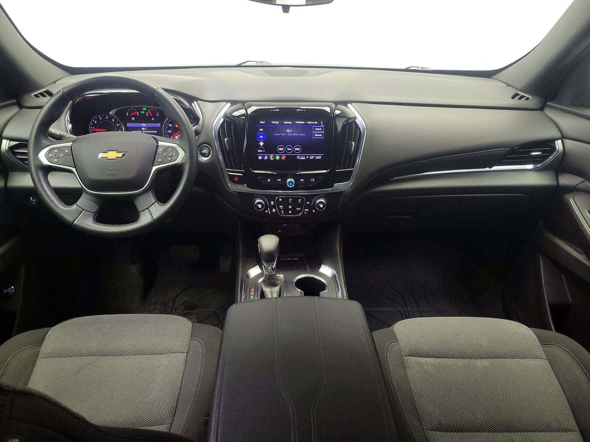 Thumbnail: 2023 Chevrolet Traverse - 9