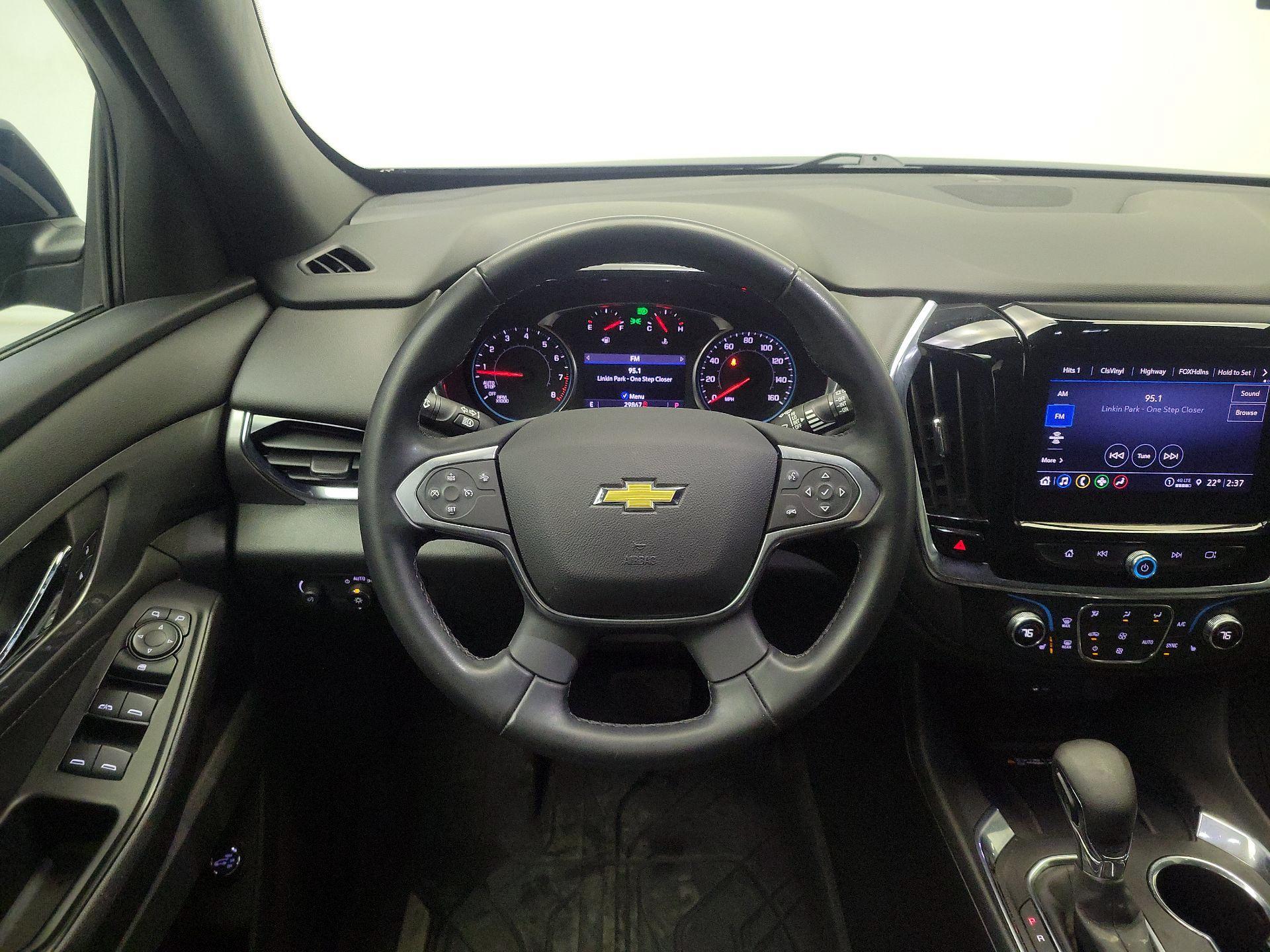 Thumbnail: 2023 Chevrolet Traverse - 10