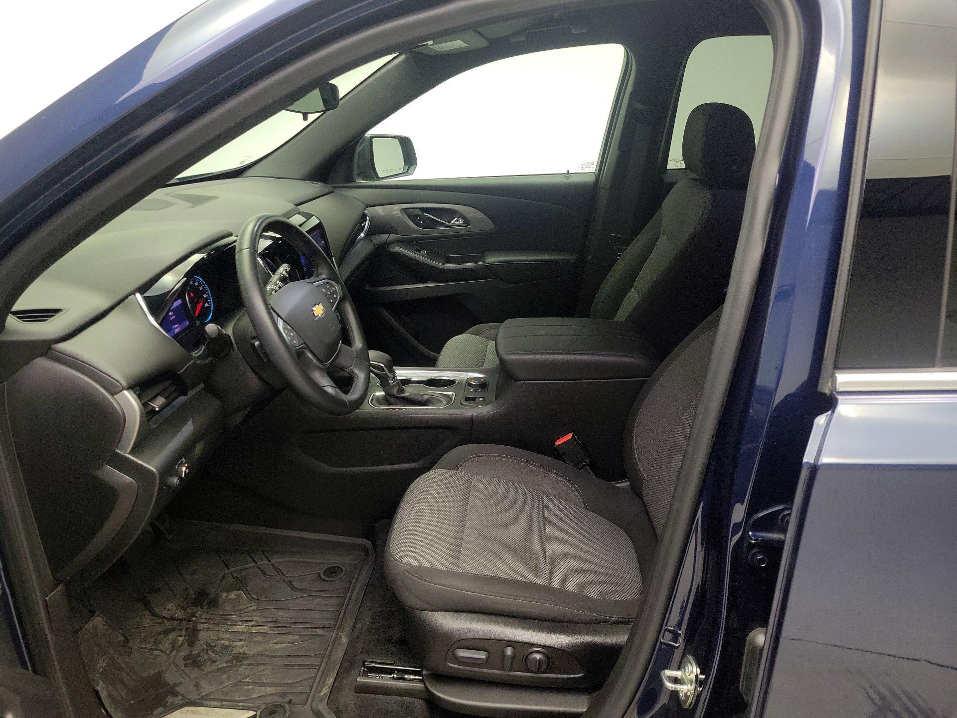 Thumbnail: 2023 Chevrolet Traverse - 11