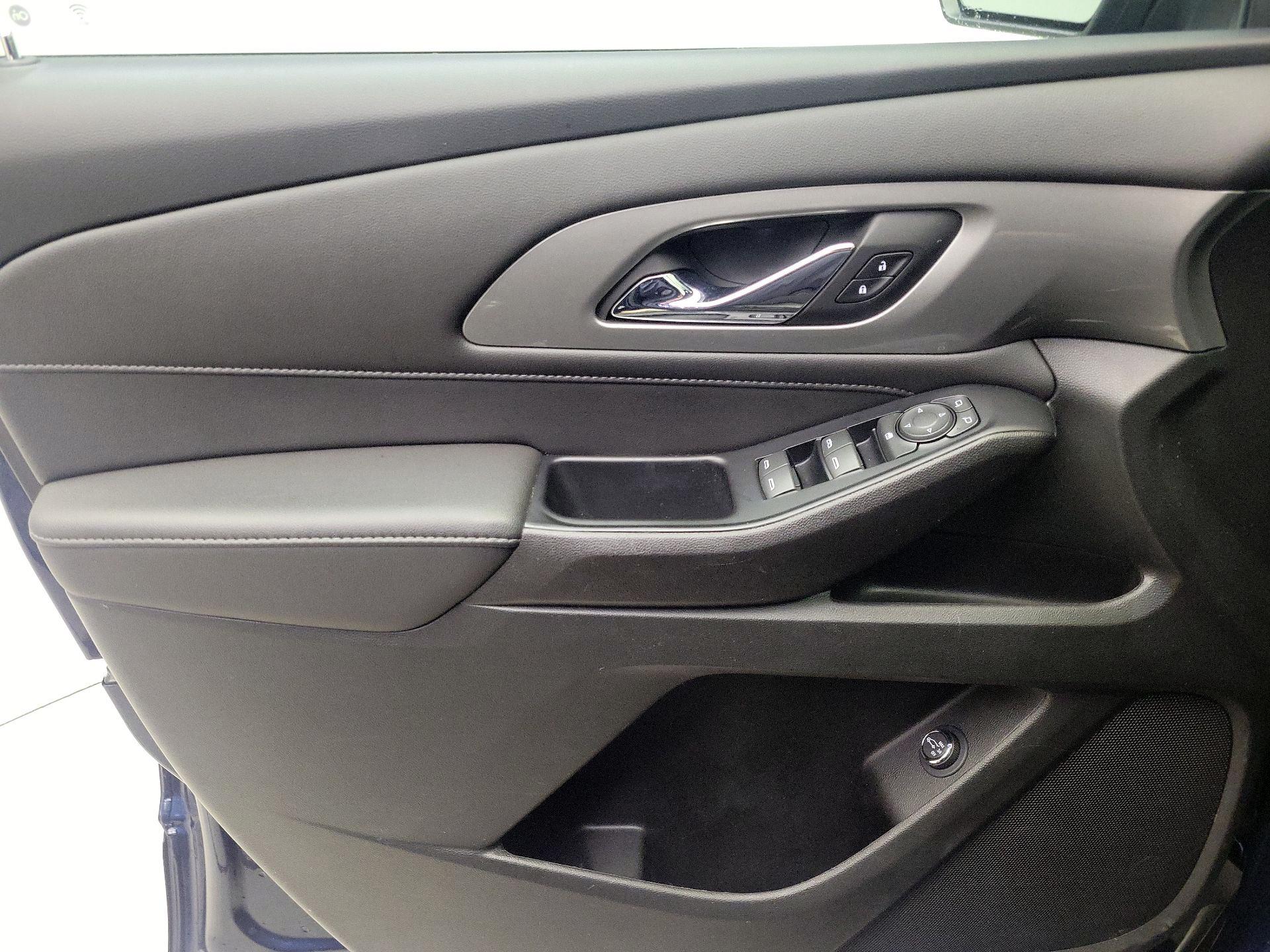 Thumbnail: 2023 Chevrolet Traverse - 12