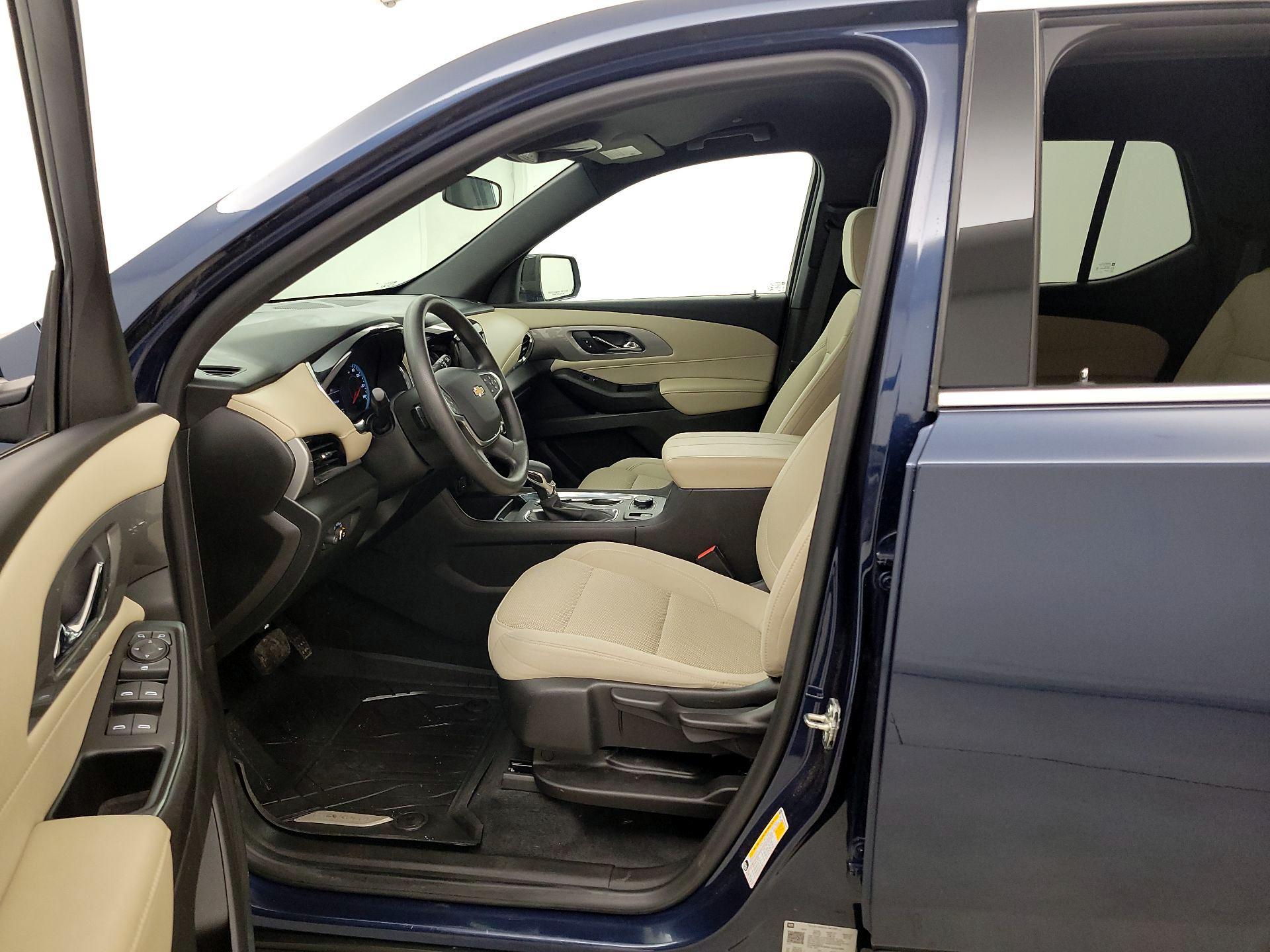 Thumbnail: 2023 Chevrolet Traverse - 11