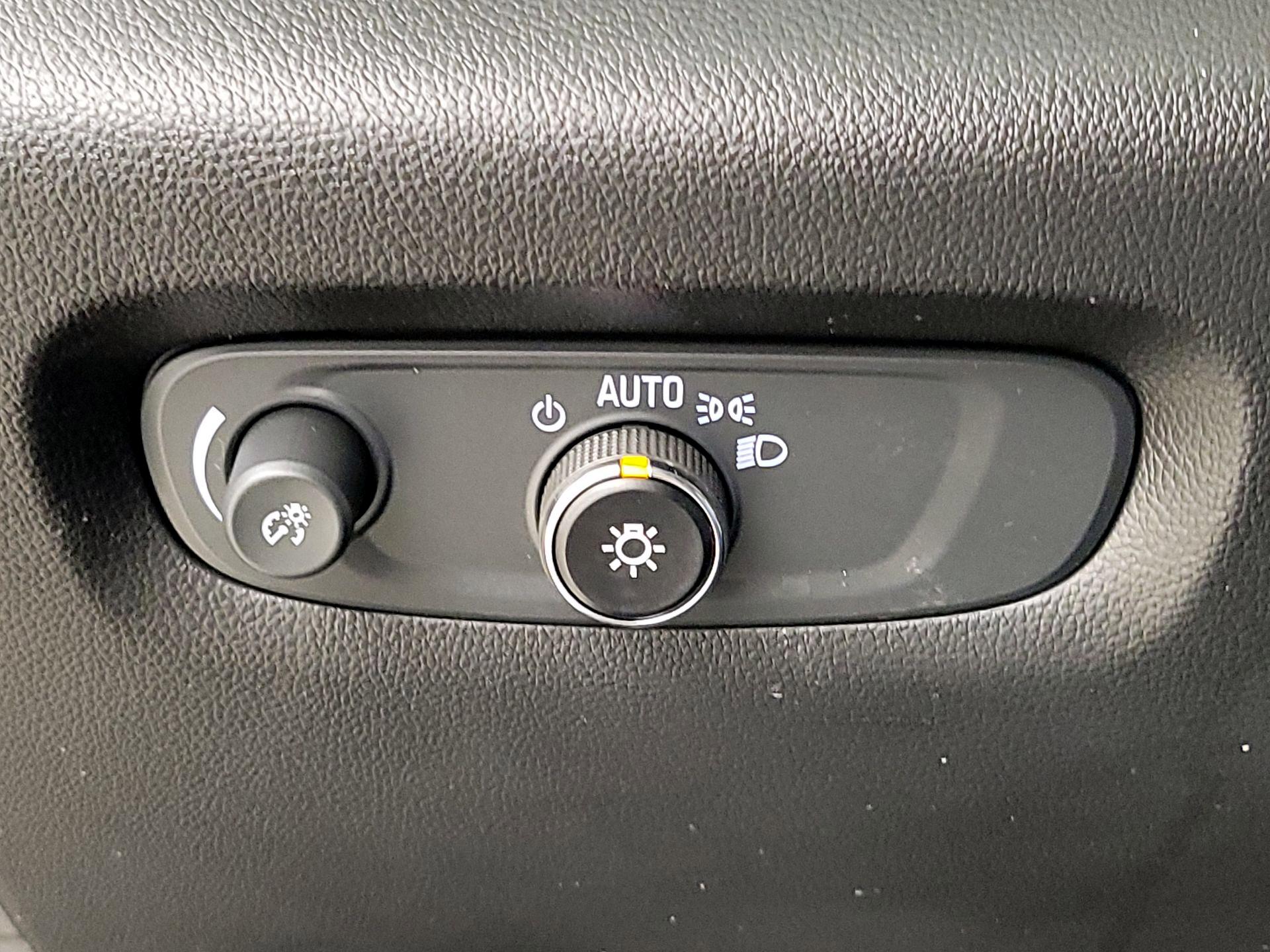 Thumbnail: 2023 Chevrolet Traverse - 13