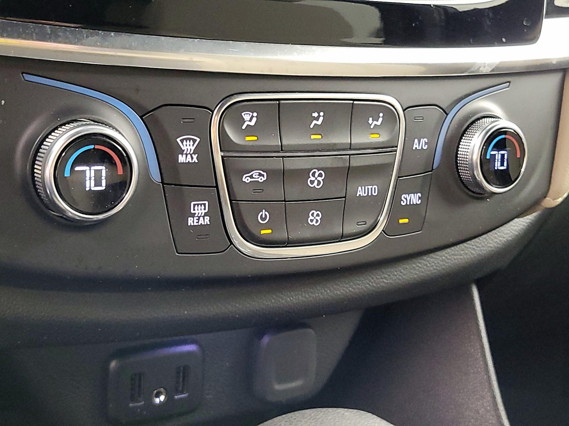 Thumbnail: 2023 Chevrolet Traverse - 16