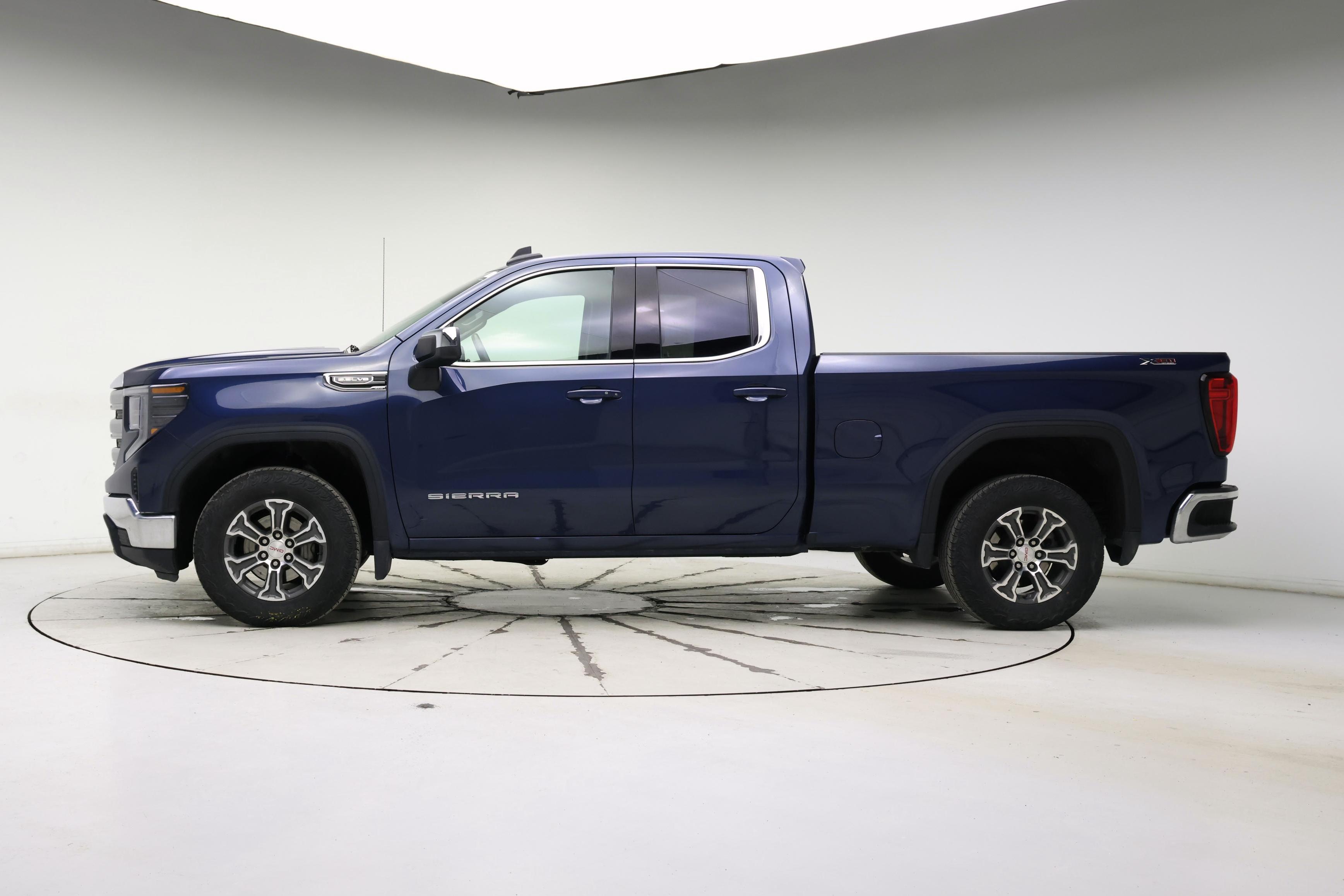 Thumbnail: 2023 GMC Sierra 1500 - 3