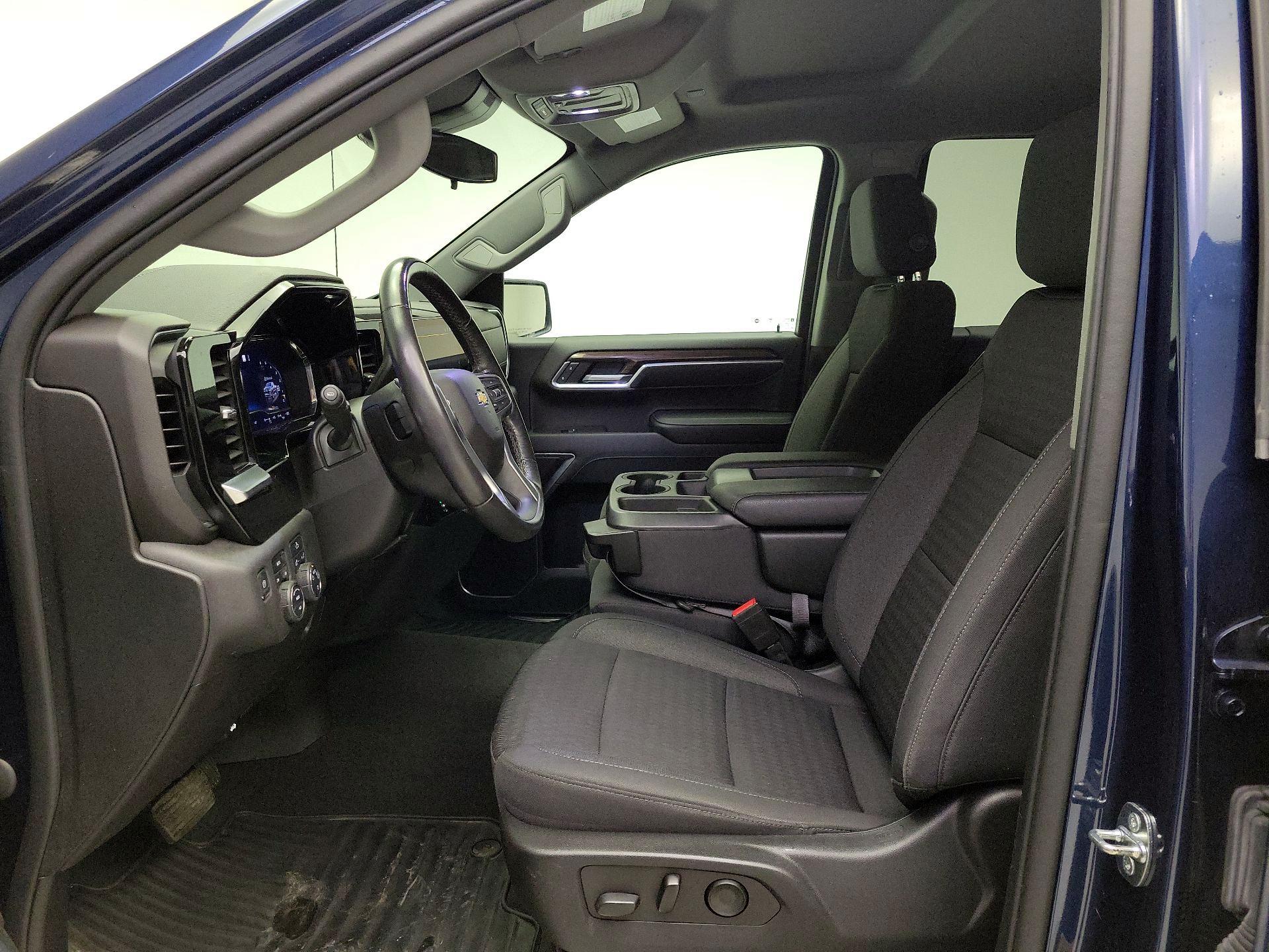 Thumbnail: 2022 Chevrolet Silverado 1500 - 11