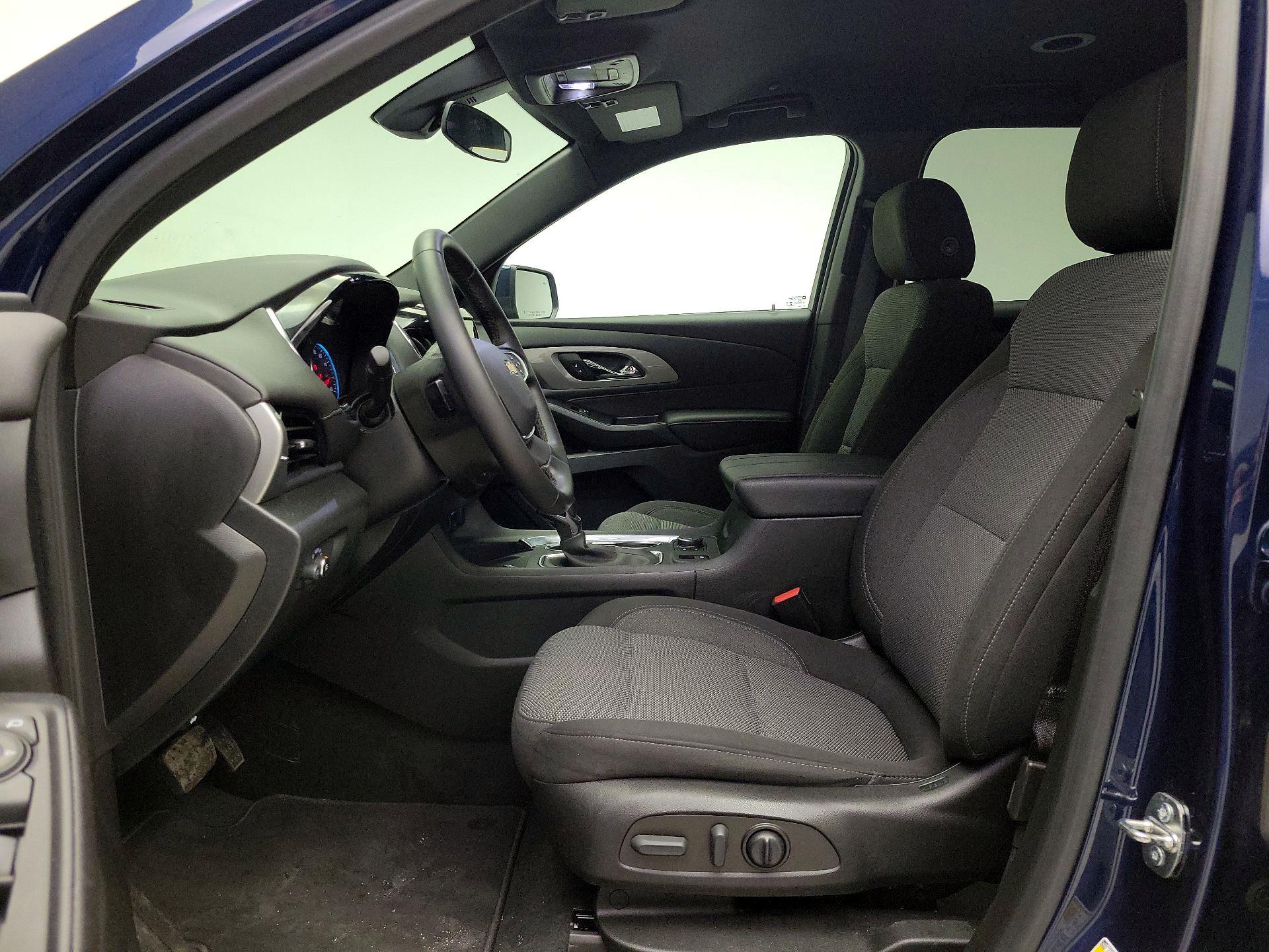 Thumbnail: 2023 Chevrolet Traverse - 11