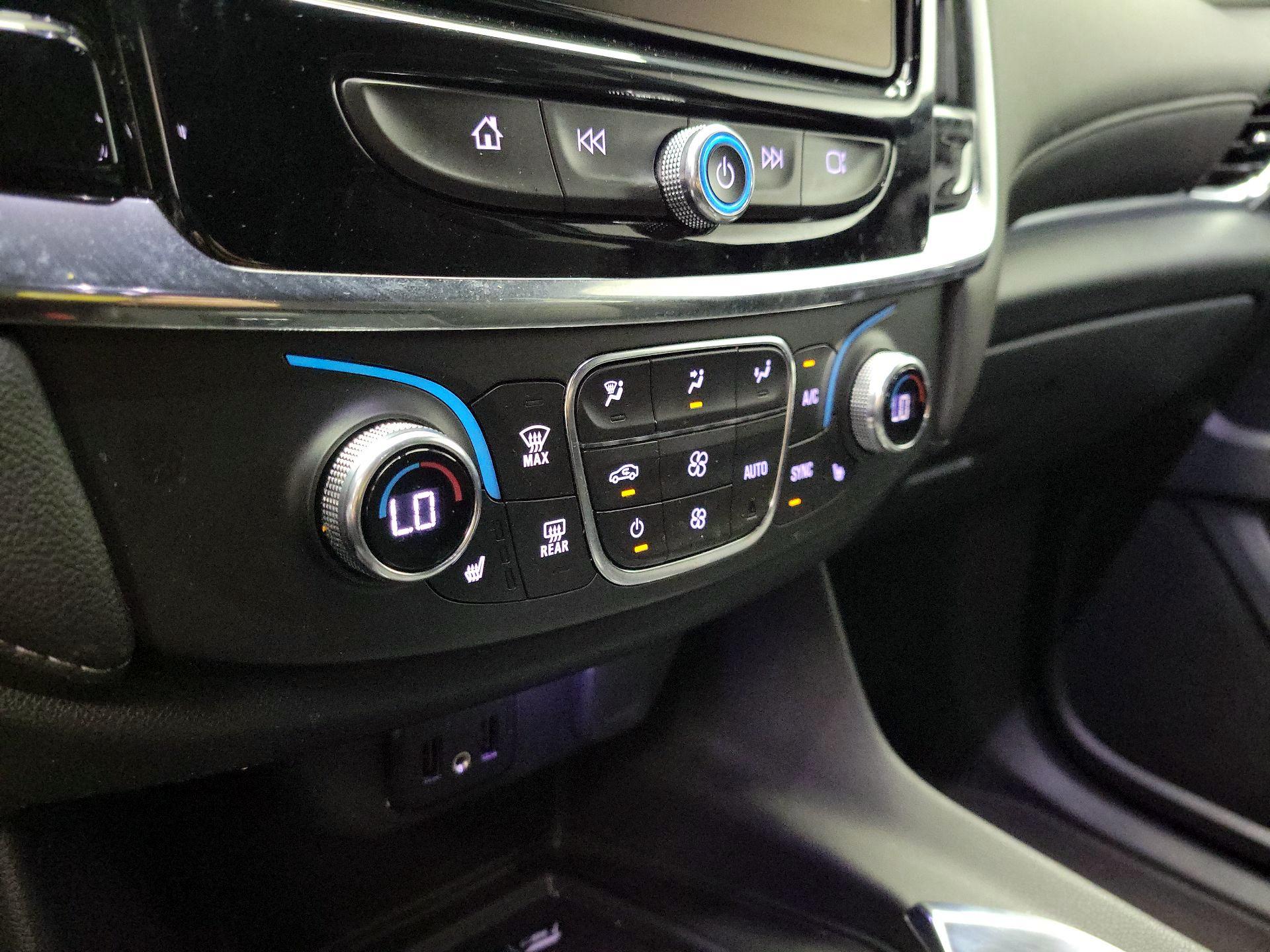 Thumbnail: 2023 Chevrolet Traverse - 16