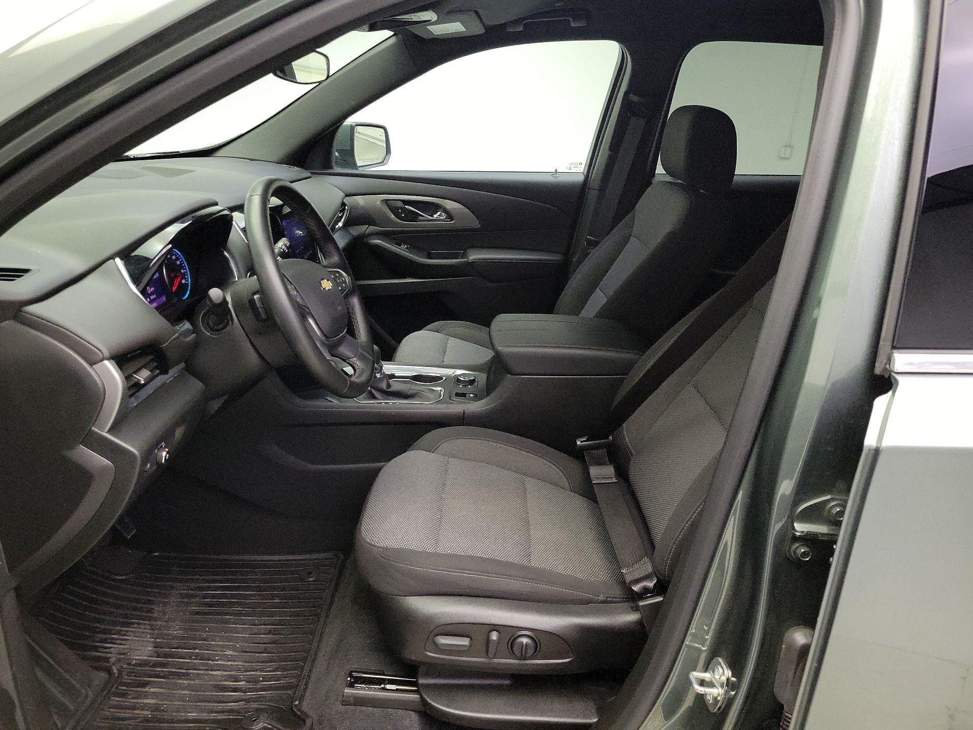 Thumbnail: 2023 Chevrolet Traverse - 11