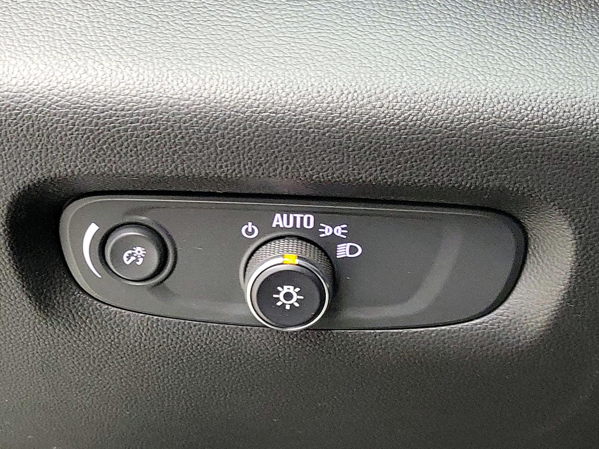 Thumbnail: 2023 Chevrolet Traverse - 13