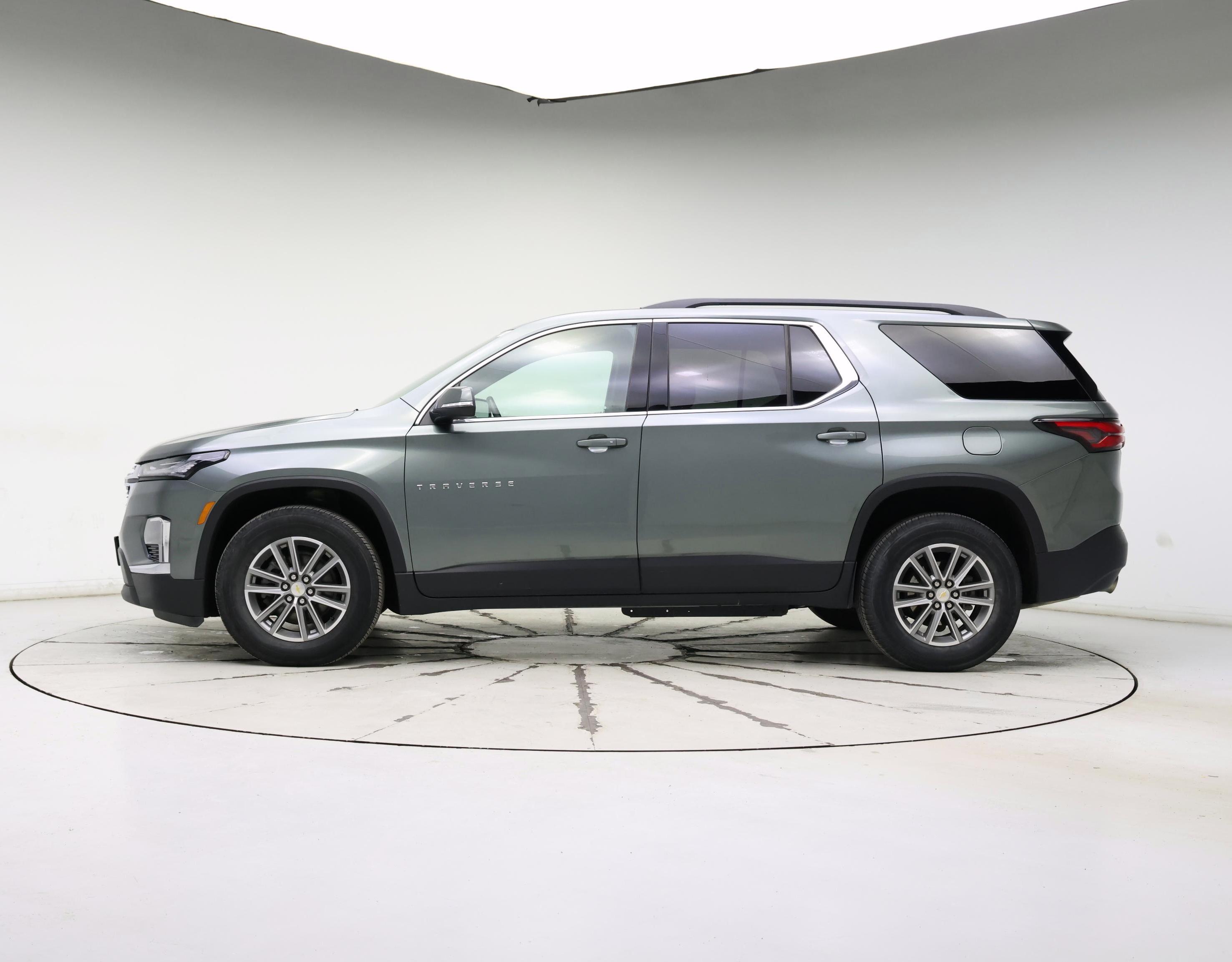 Thumbnail: 2023 Chevrolet Traverse - 3