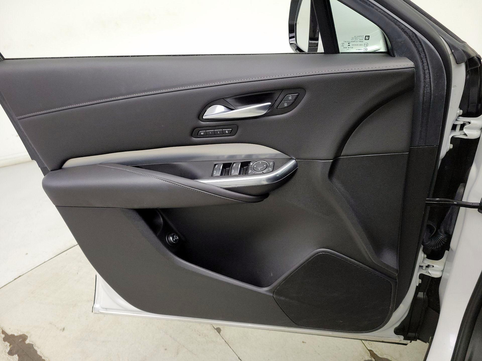 Thumbnail: 2023 Cadillac XT4 - 12