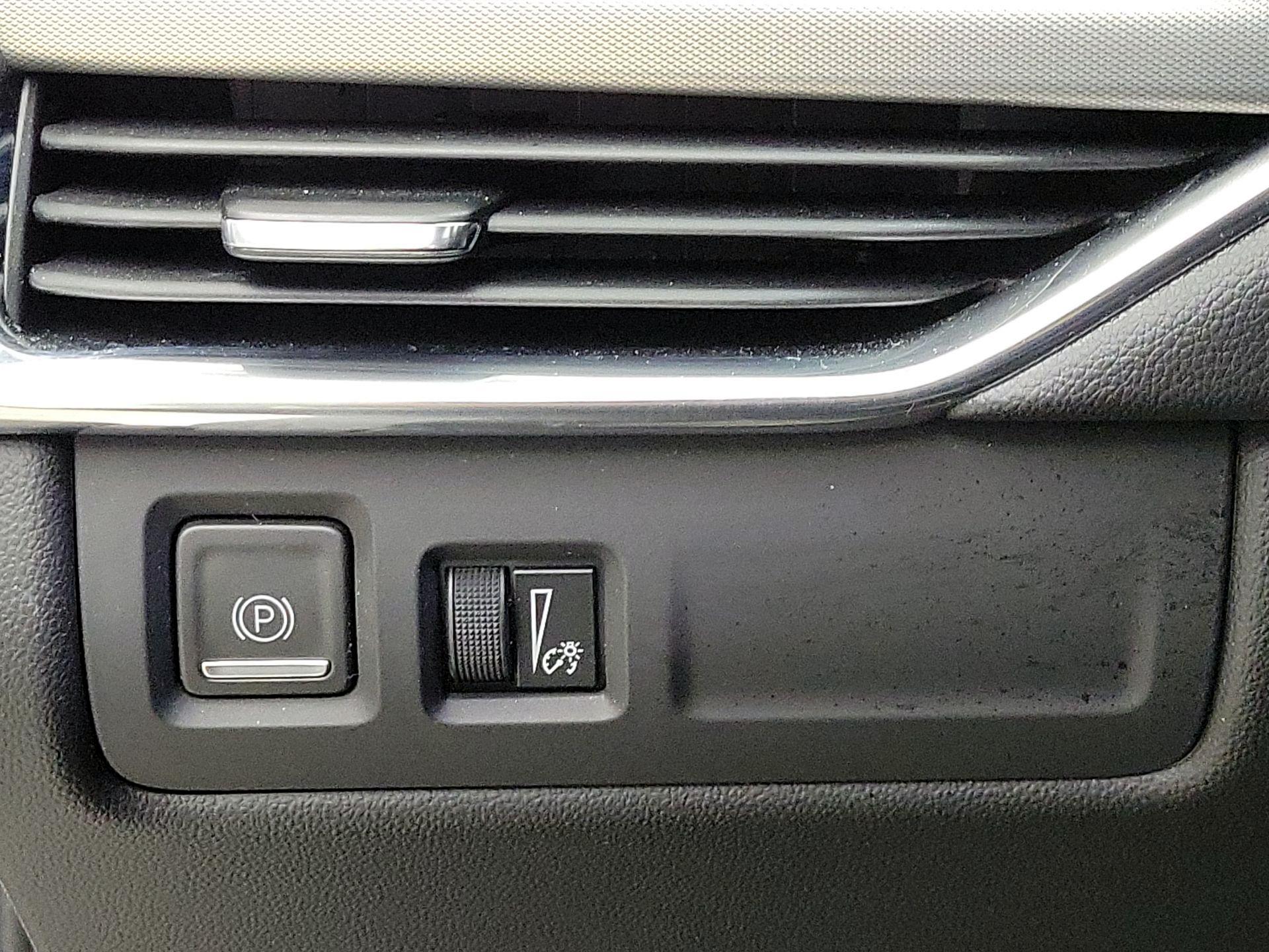 Thumbnail: 2023 Cadillac XT4 - 13