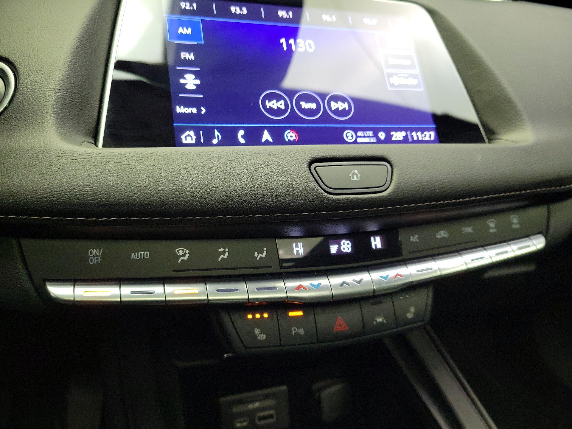 Thumbnail: 2023 Cadillac XT4 - 17