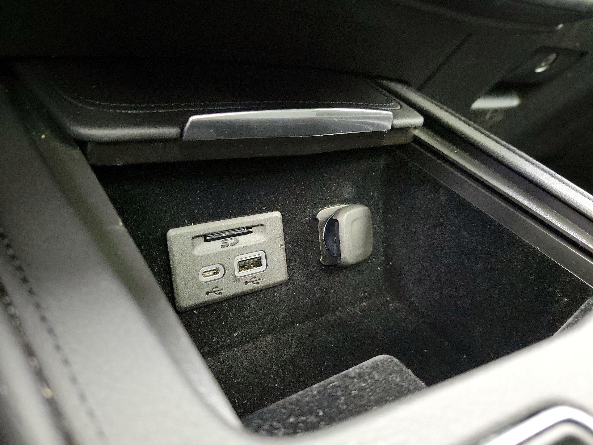 Thumbnail: 2023 Cadillac XT4 - 19