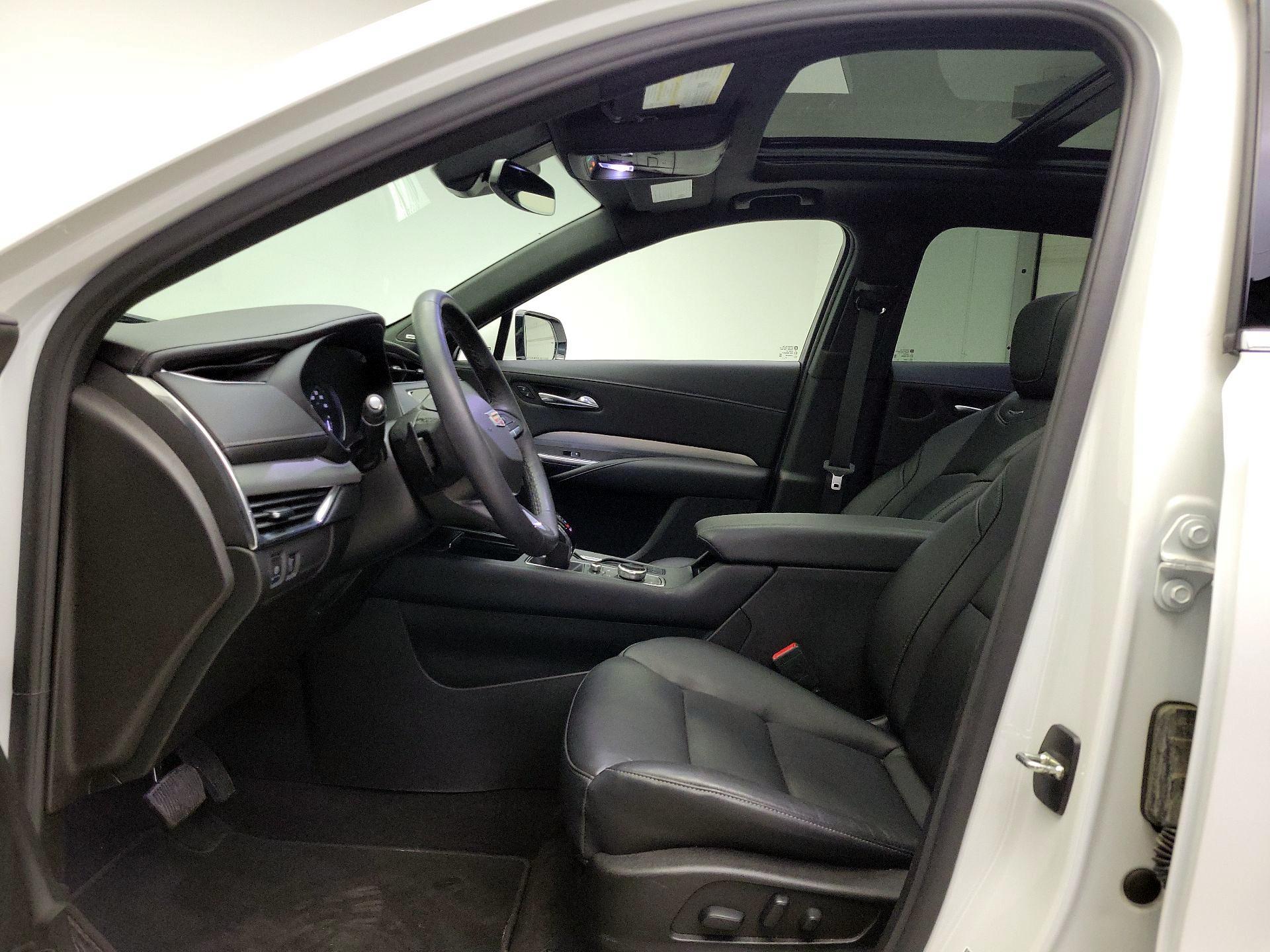 Thumbnail: 2023 Cadillac XT4 - 20