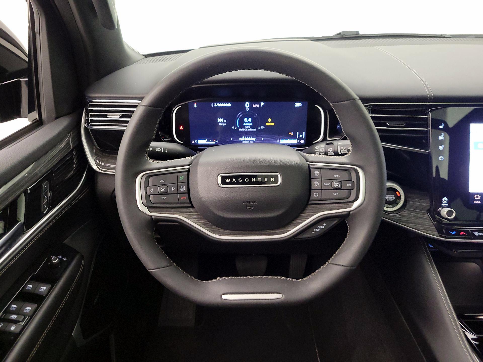 Thumbnail: 2022 Jeep Wagoneer - 10