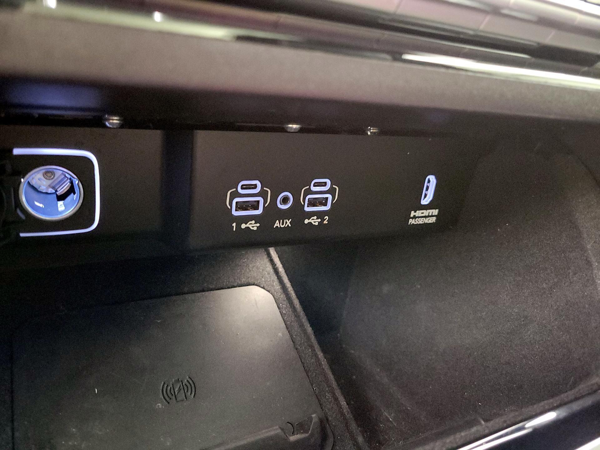 Thumbnail: 2022 Jeep Wagoneer - 18