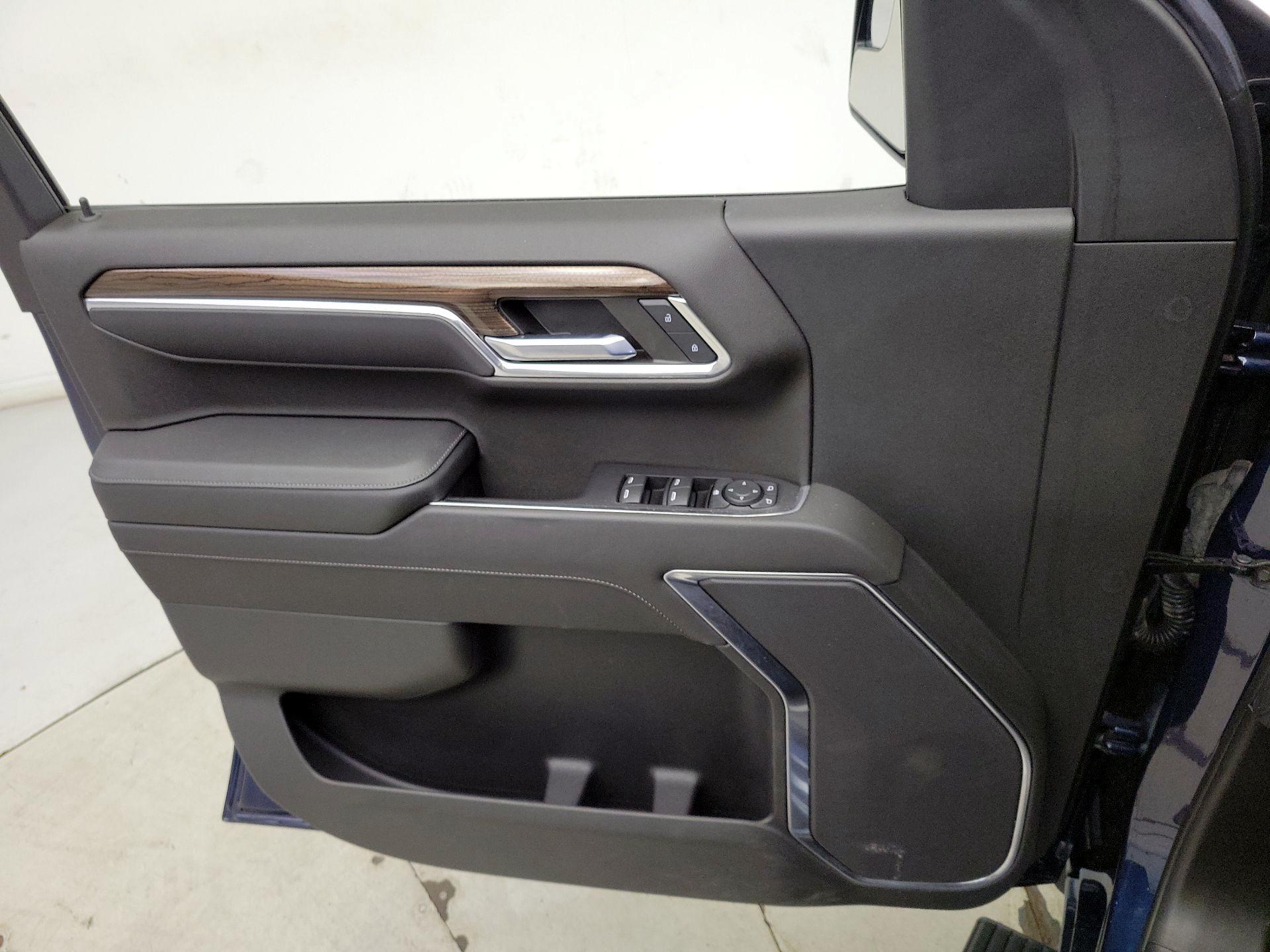 Thumbnail: 2022 Chevrolet Silverado 1500 - 12