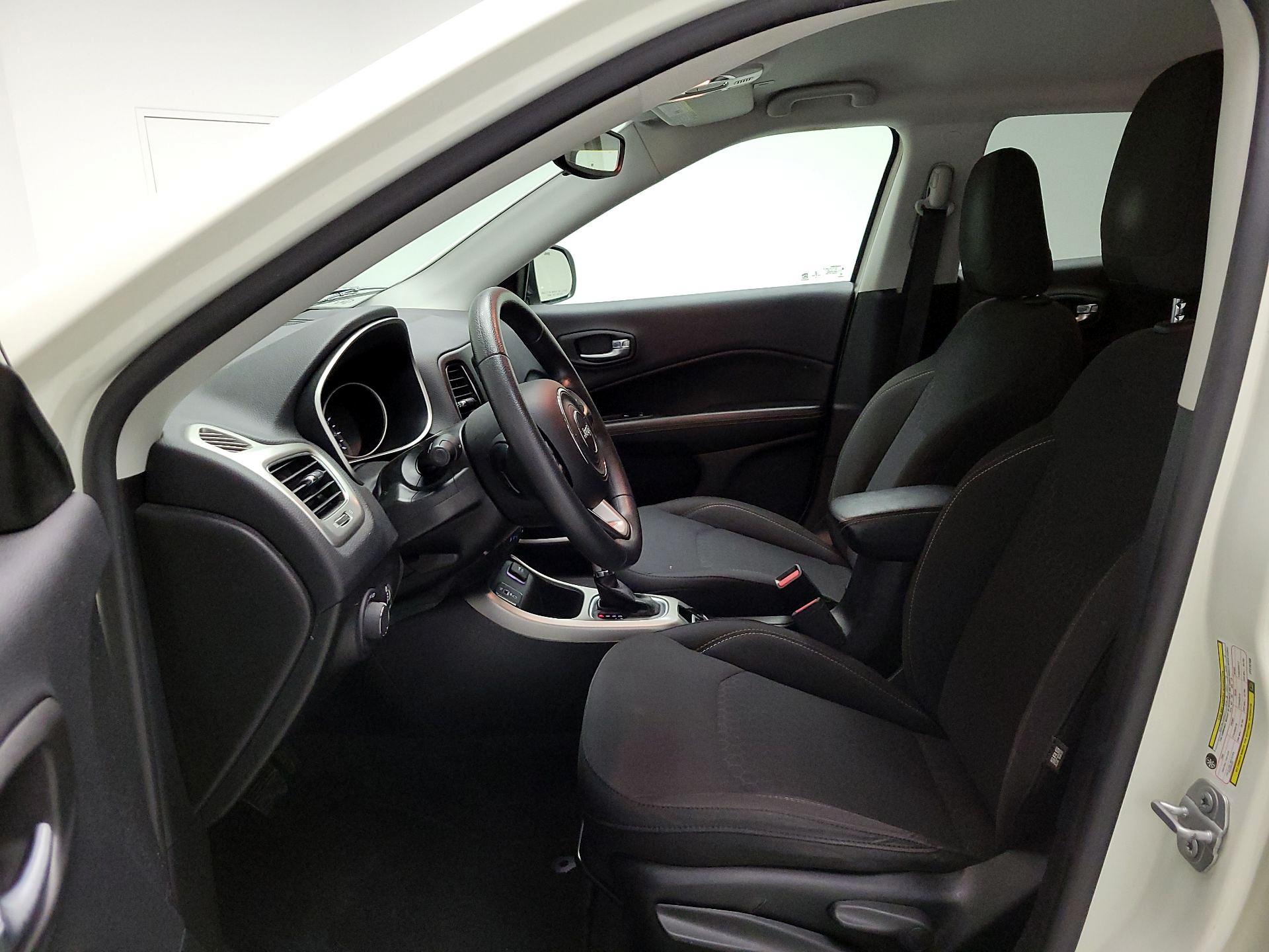 Thumbnail: 2018 Jeep Compass - 11