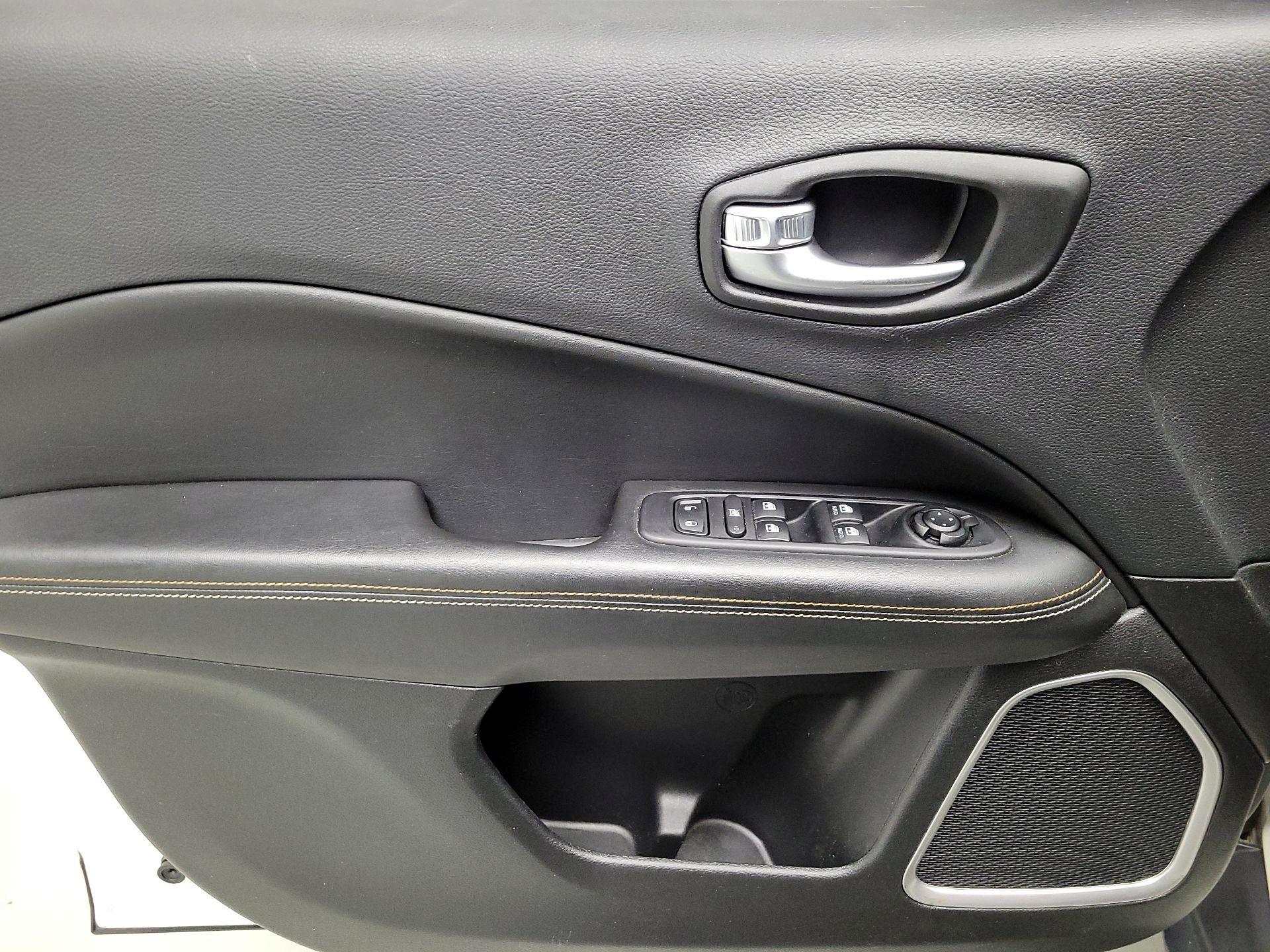 Thumbnail: 2018 Jeep Compass - 12